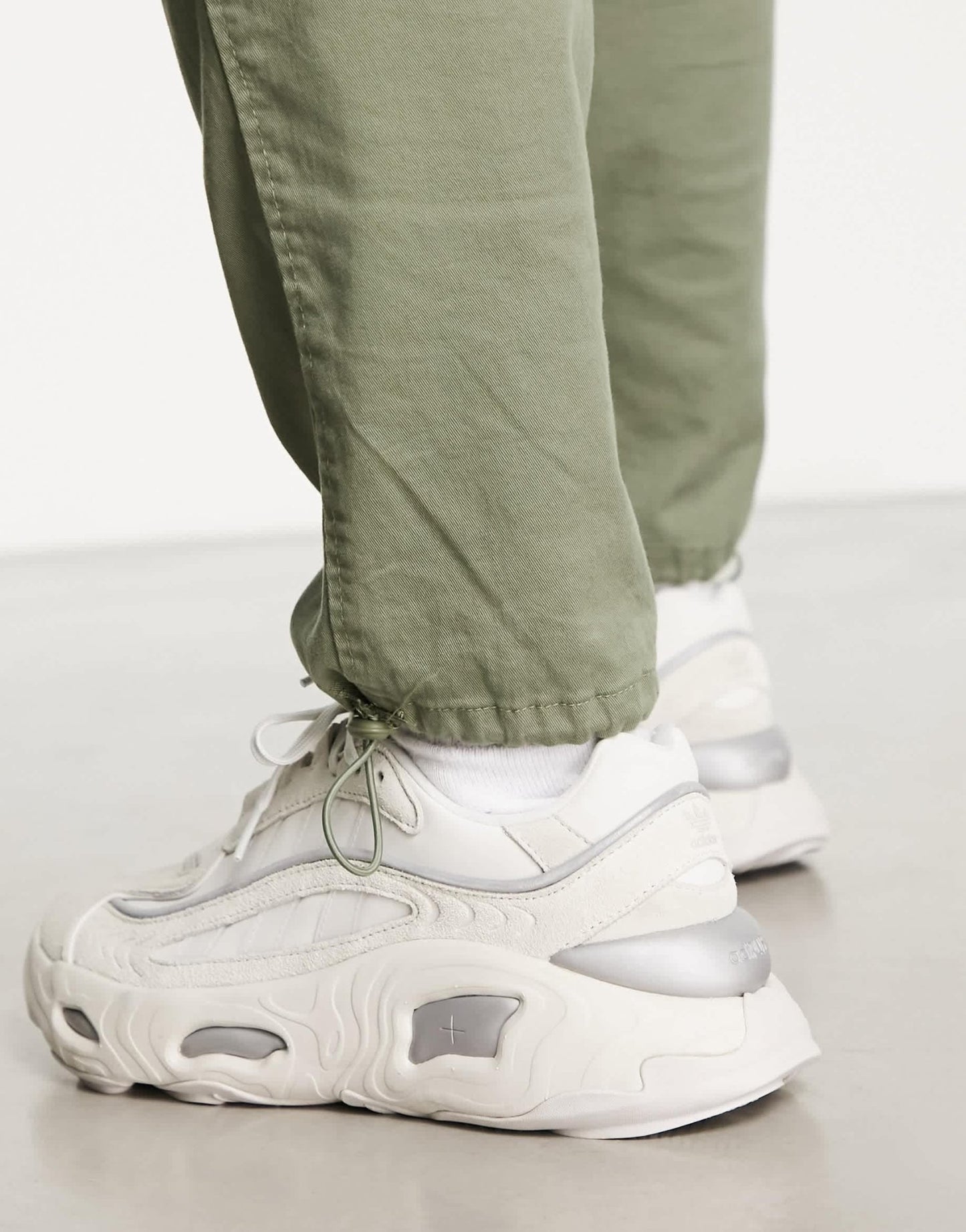 adidas Originals Oznova trainers in silver white - ASOS Sample Sale