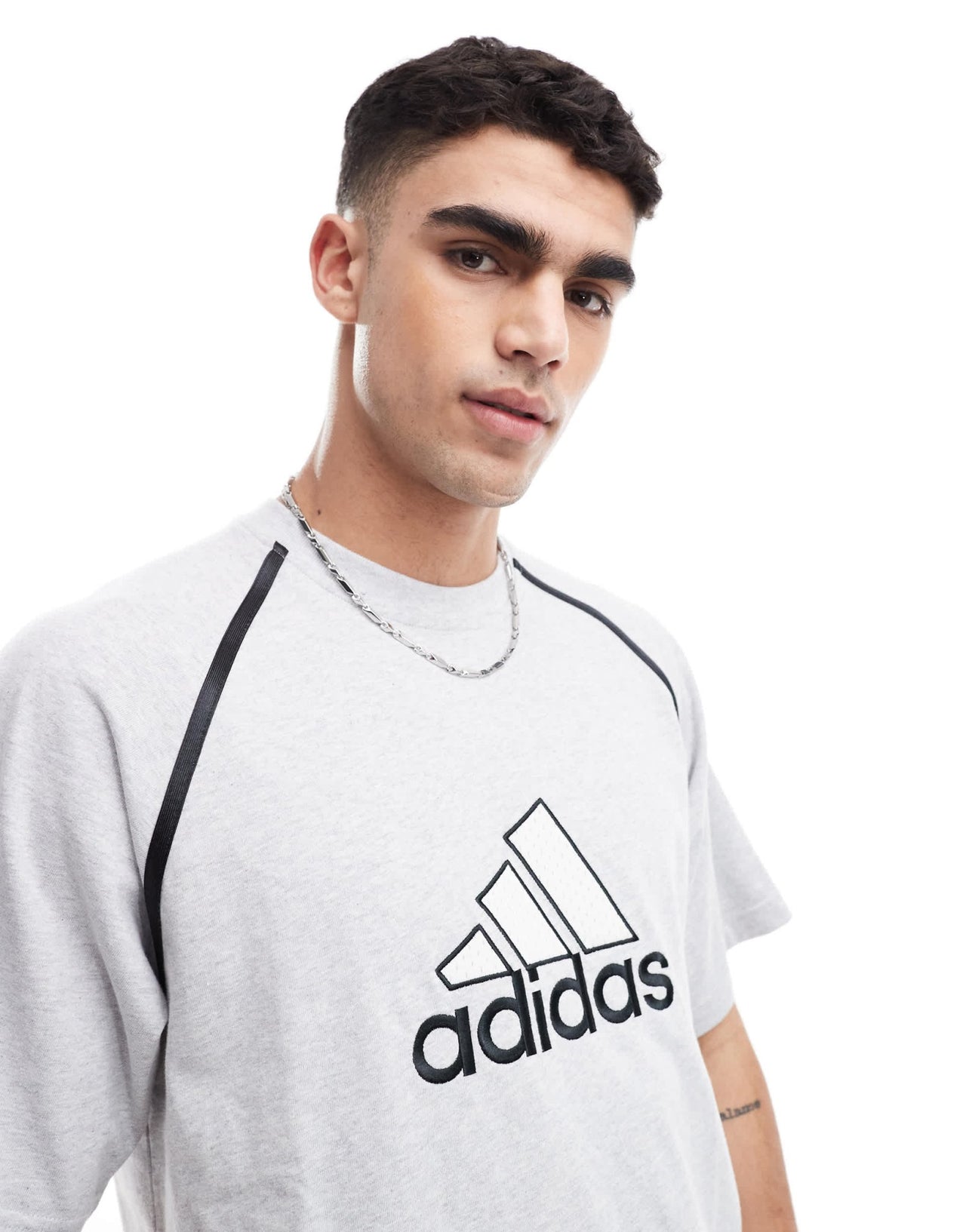 adidas Originals t-shirt in grey with contrast badge graphic - ASOS Sample Sale