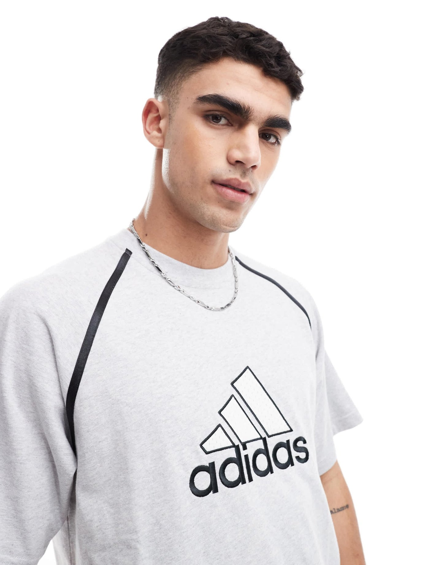 adidas Originals t-shirt in grey with contrast badge graphic - ASOS Sample Sale