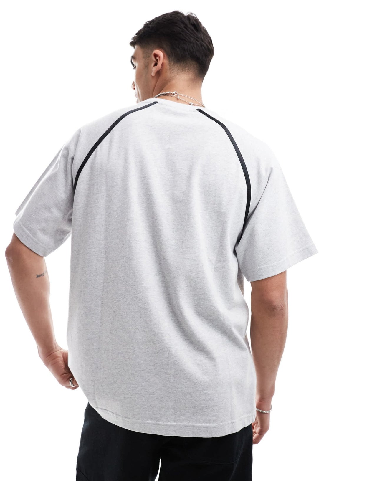 adidas Originals t-shirt in grey with contrast badge graphic - ASOS Sample Sale