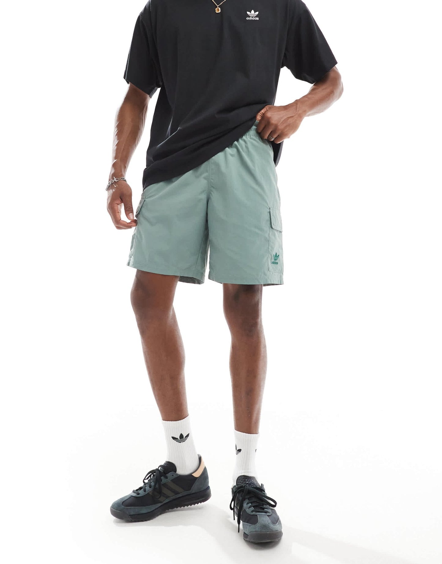 adidas Originals Trefoil Essentials cargo shorts in green - ASOS Sample Sale