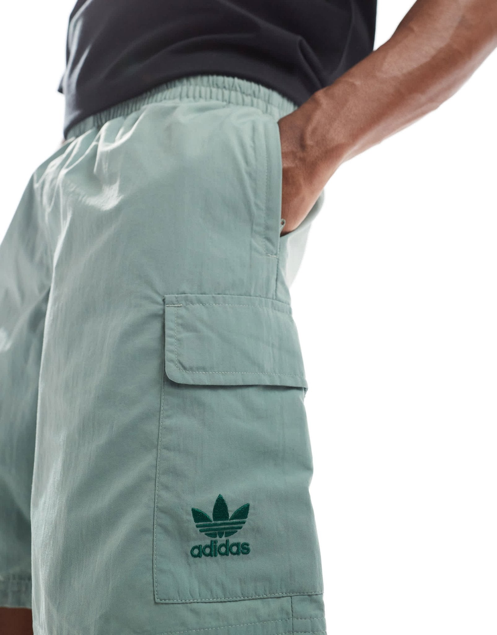 adidas Originals Trefoil Essentials cargo shorts in green - ASOS Sample Sale