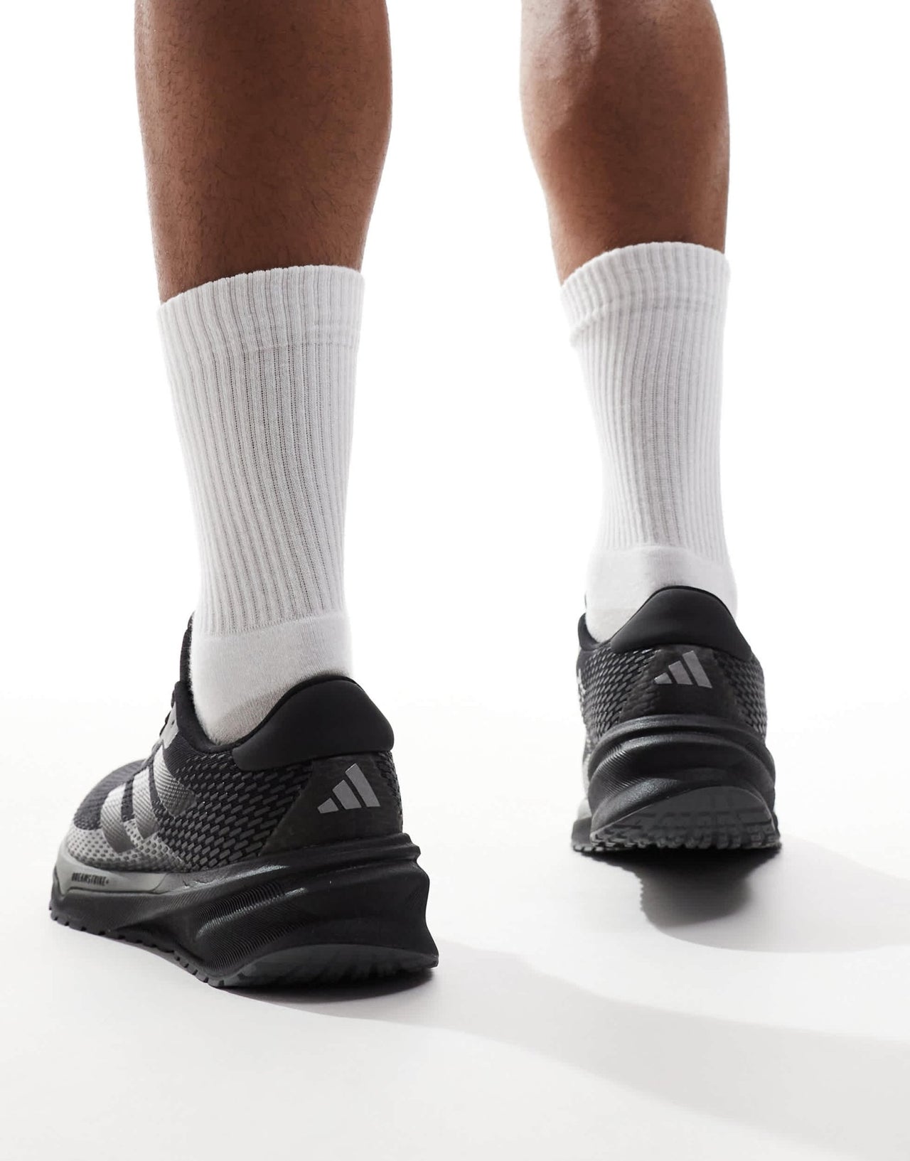 adidas Running supernova trainers in black - ASOS Sample Sale