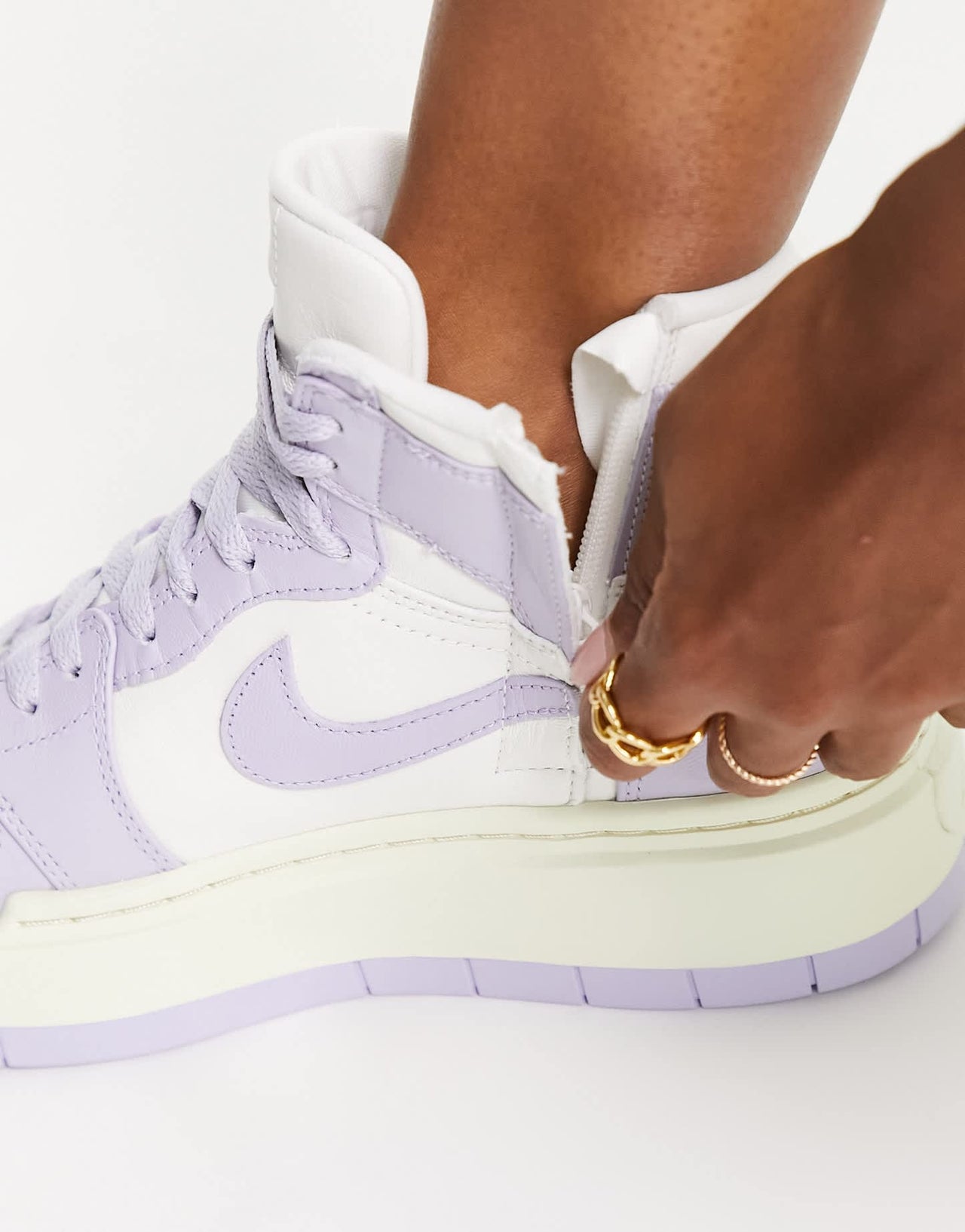 Air Jordan 1 Elevate Mid trainers in titanium lilac - ASOS Sample Sale