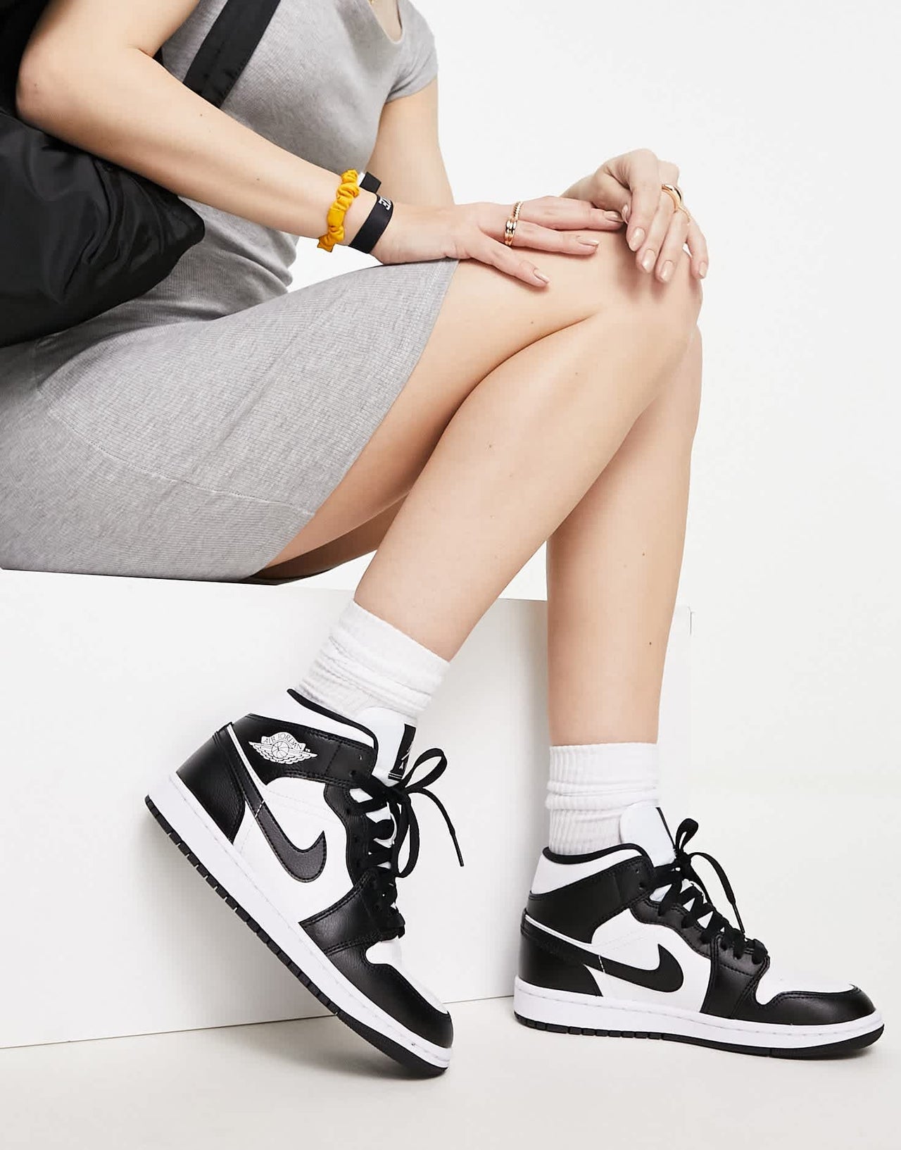 Air Jordan 1 Mid womens trainers in white and black - ASOS Sample Sale