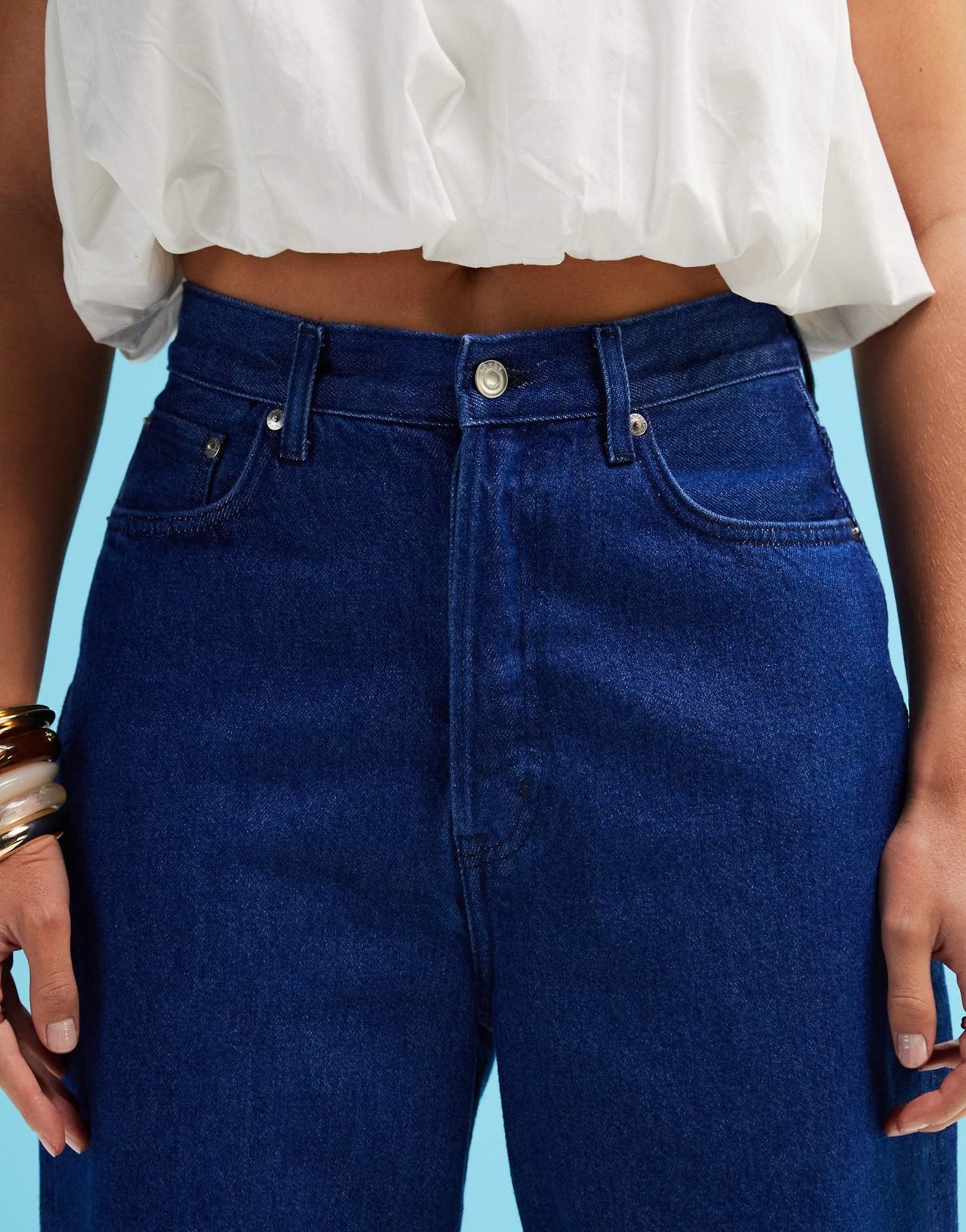 ARKET Amber barrel leg jeans in clean rich blue wash - ASOS Sample Sale