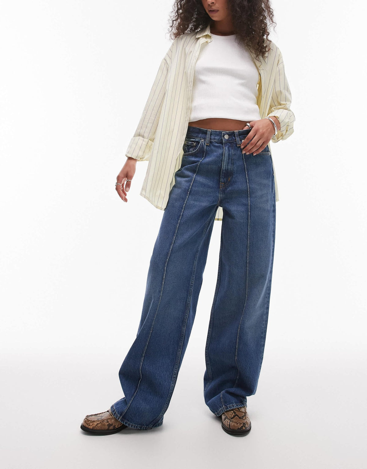 Arket Coral high waist relaxed leg jeans with pintuck in vintage mid washed blue - ASOS Sample Sale