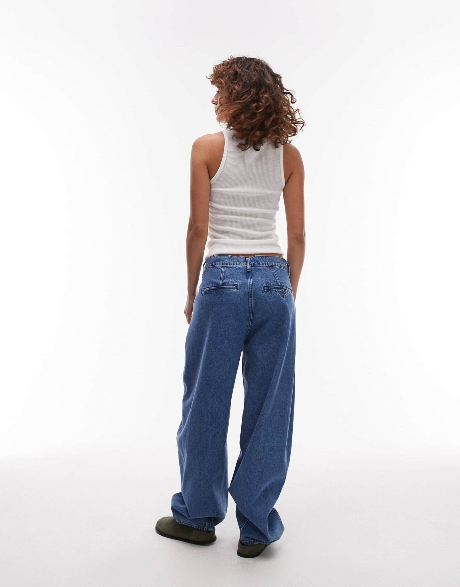 ARKET Endive barrel leg jeans in seam detail in light wash blue - ASOS Sample Sale