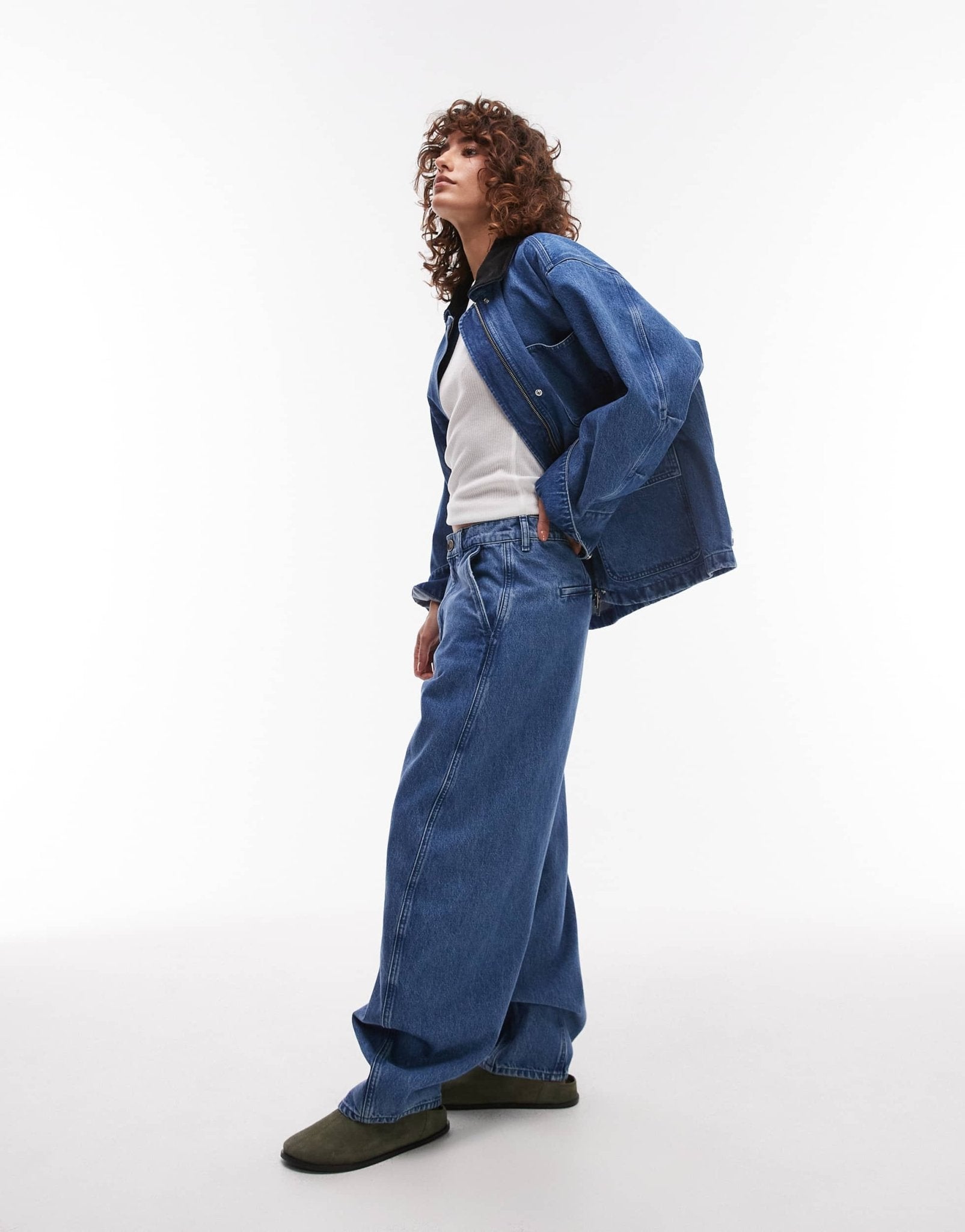 ARKET Endive barrel leg jeans in seam detail in light wash blue - ASOS Sample Sale