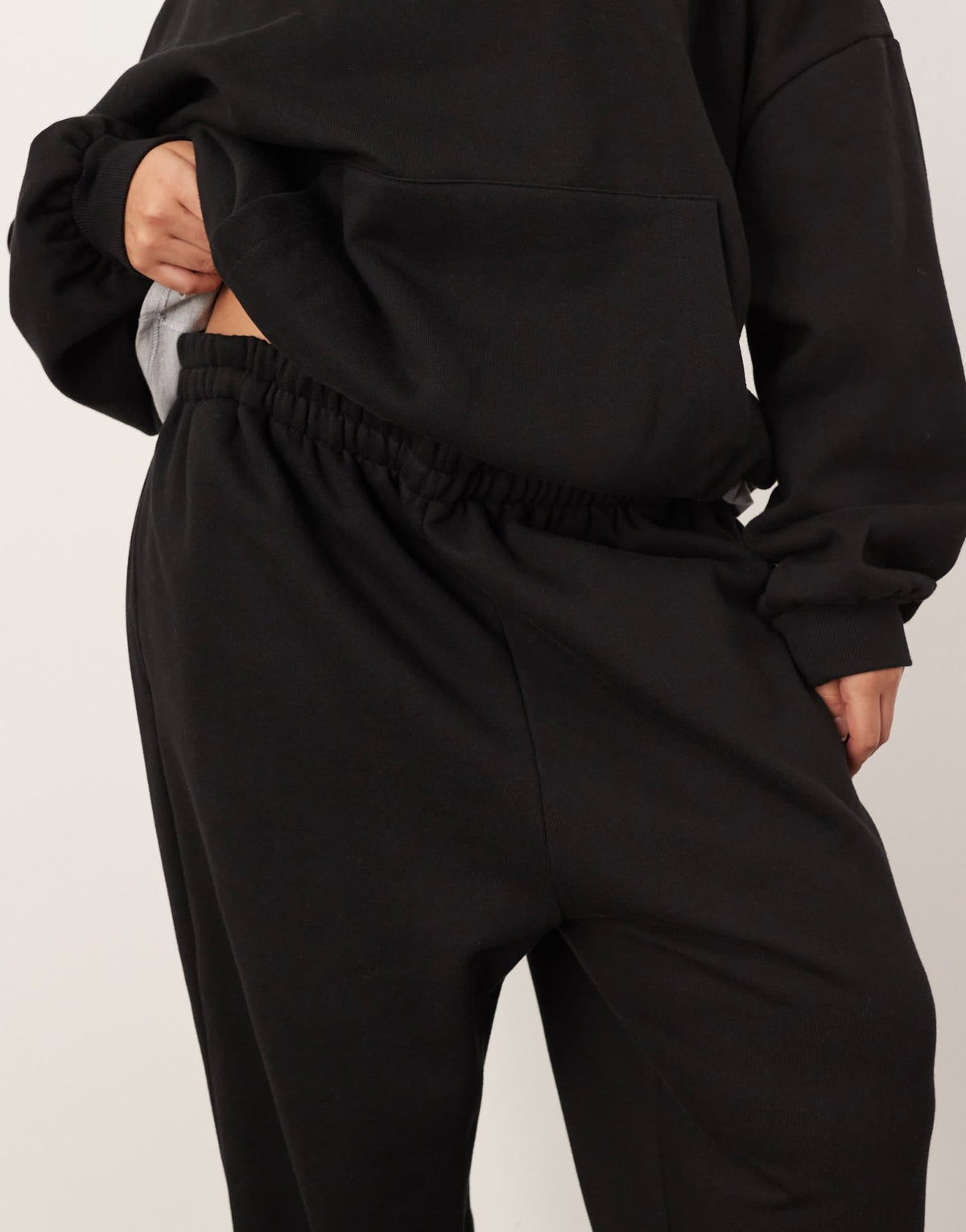ARRANGE Curve oversized premium heavy weight jogger with cuff in black - ASOS Sample Sale