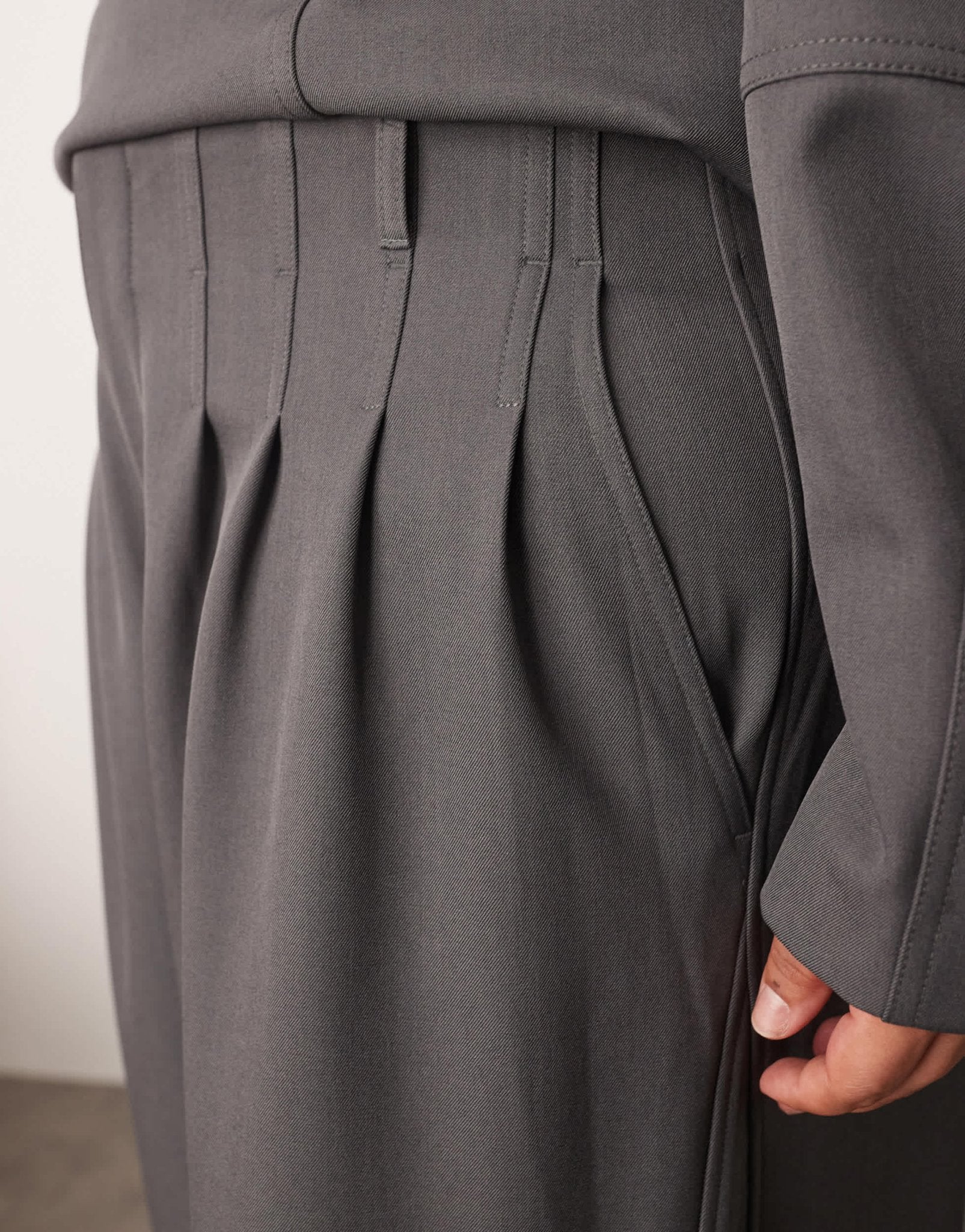 ARRANGE Curve tailored pleated detail wide leg barrel co-ord trouser in grey - ASOS Sample Sale