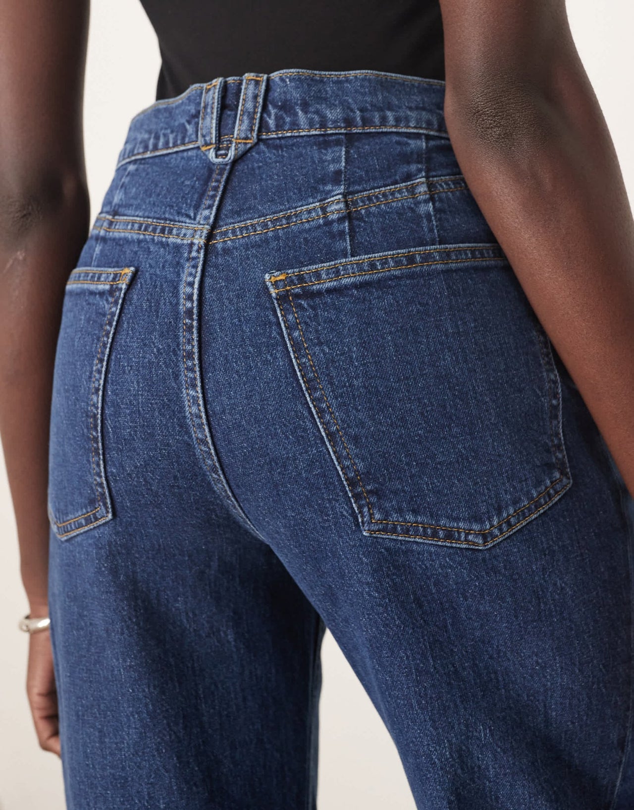 ARRANGE Eden denim barrel jean with tapered leg in mid blue - ASOS Sample Sale