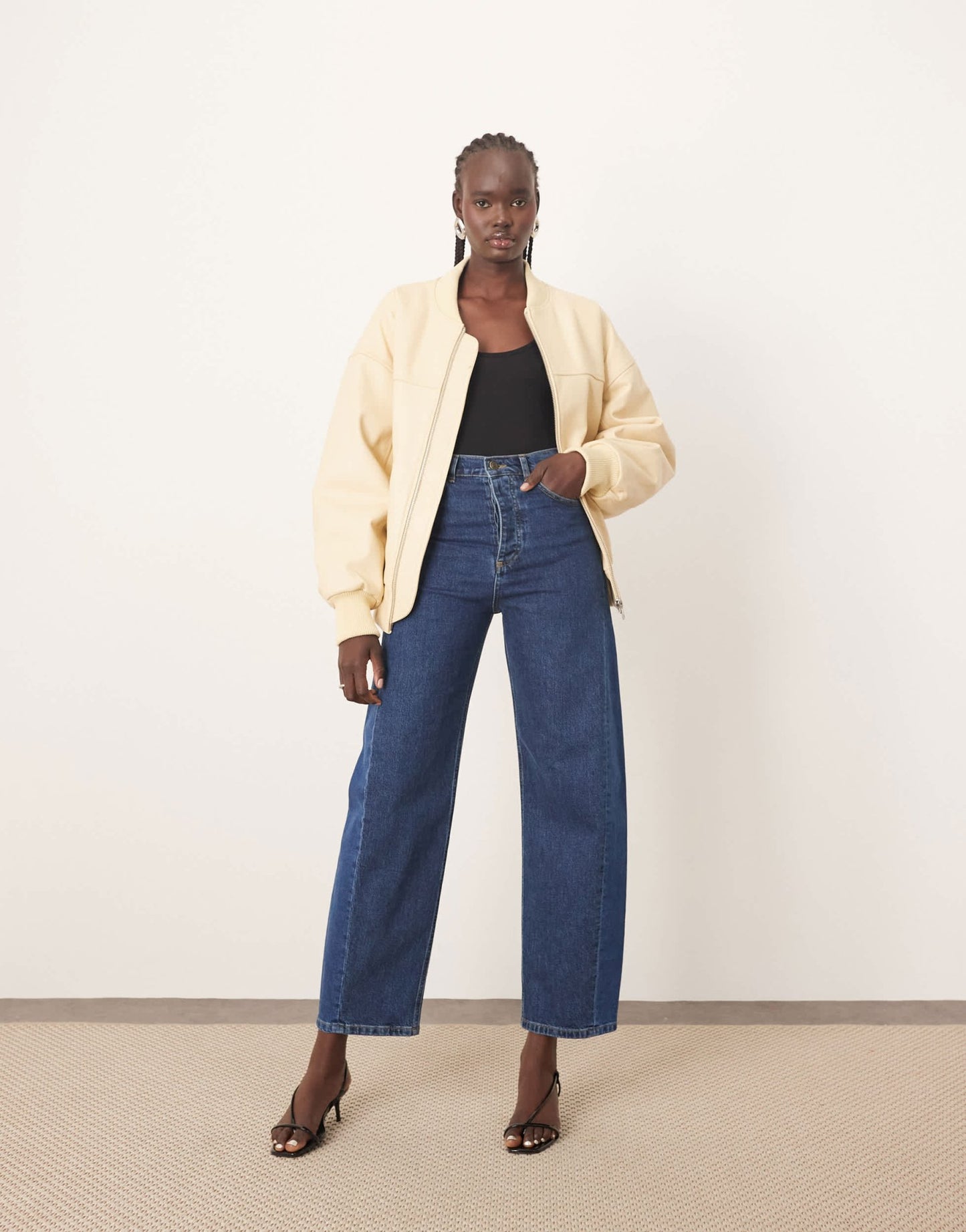 ARRANGE Eden denim barrel jean with tapered leg in mid blue - ASOS Sample Sale
