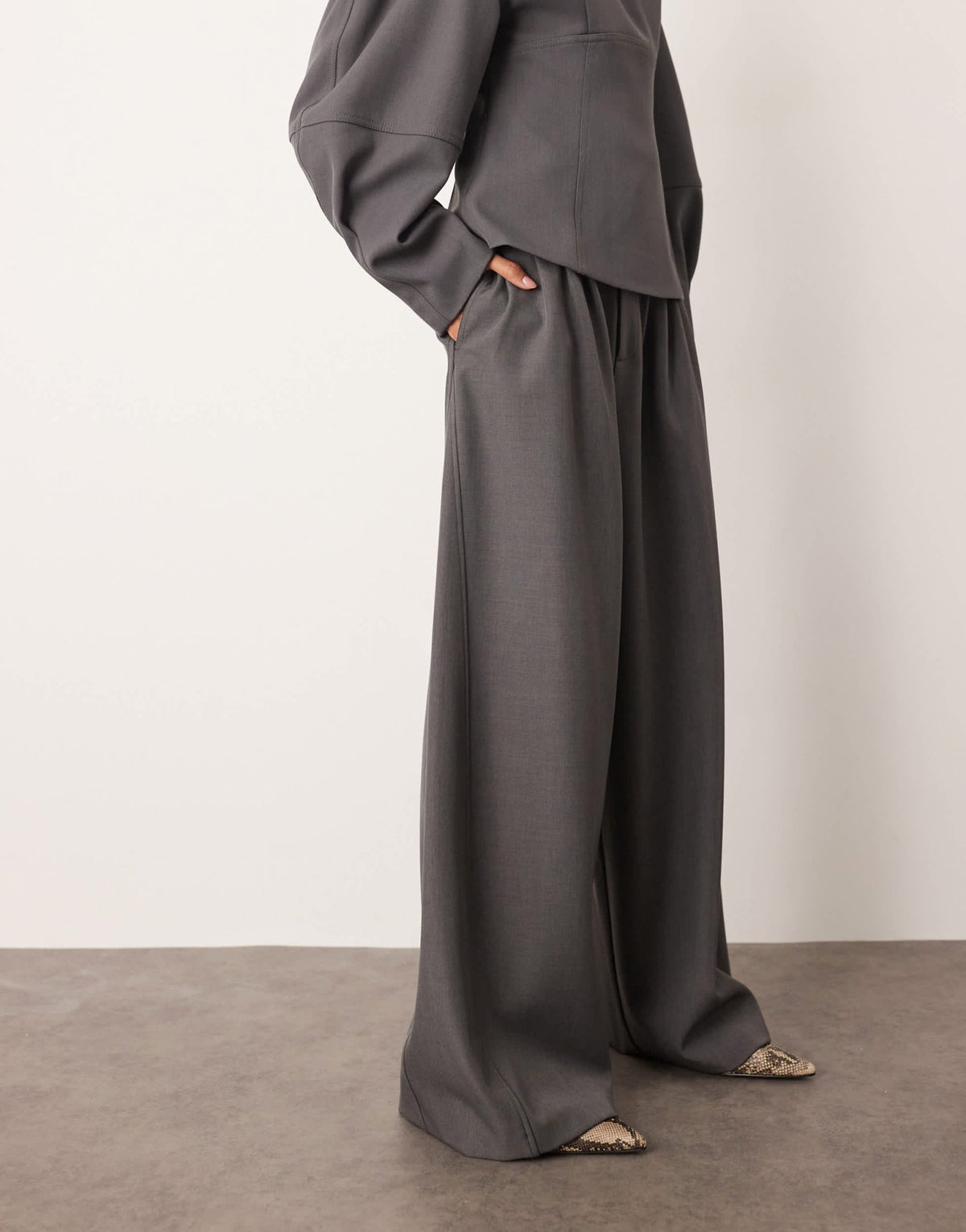 ARRANGE tailored pleated detail wide leg barrel co-ord trouser in grey - ASOS Sample Sale