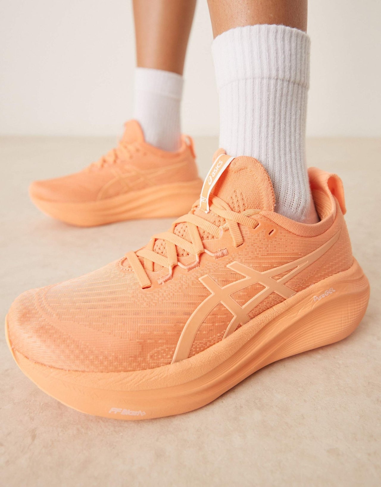 Asics Gel-Nimbus 27 lite-Show running trainers in orange - ASOS Sample Sale