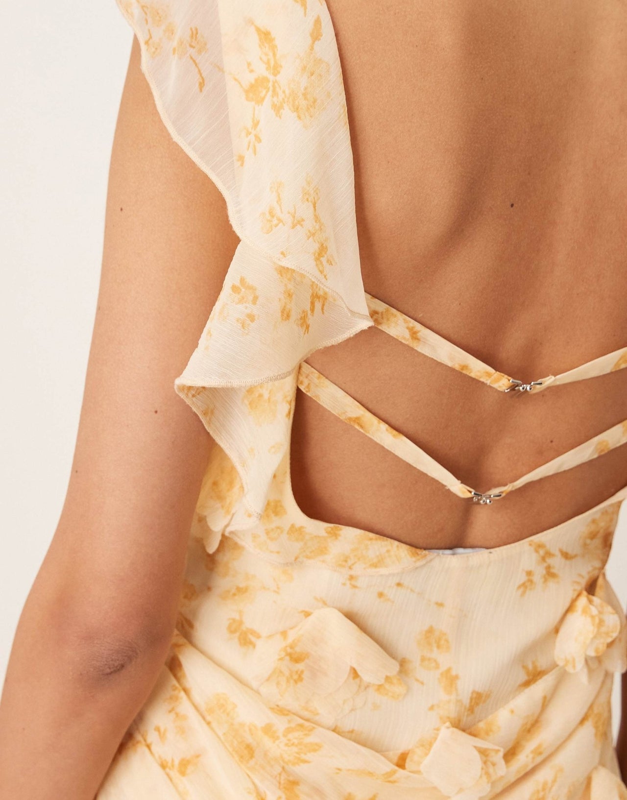 ASOS DESIGN 3D flower draped ruffle sleeve midaxi dress with open back in ditsy floral print - ASOS Sample Sale
