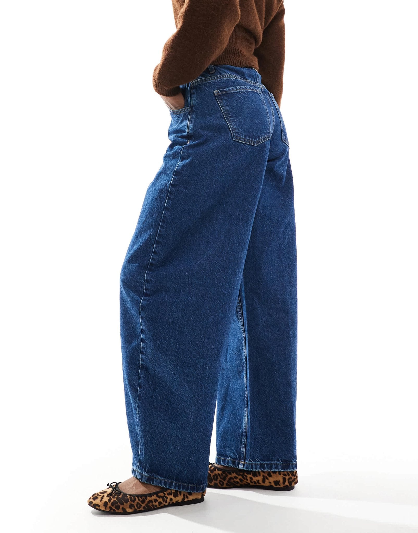ASOS DESIGN barrel leg jean with paperbag waist in inky wash - ASOS Sample Sale