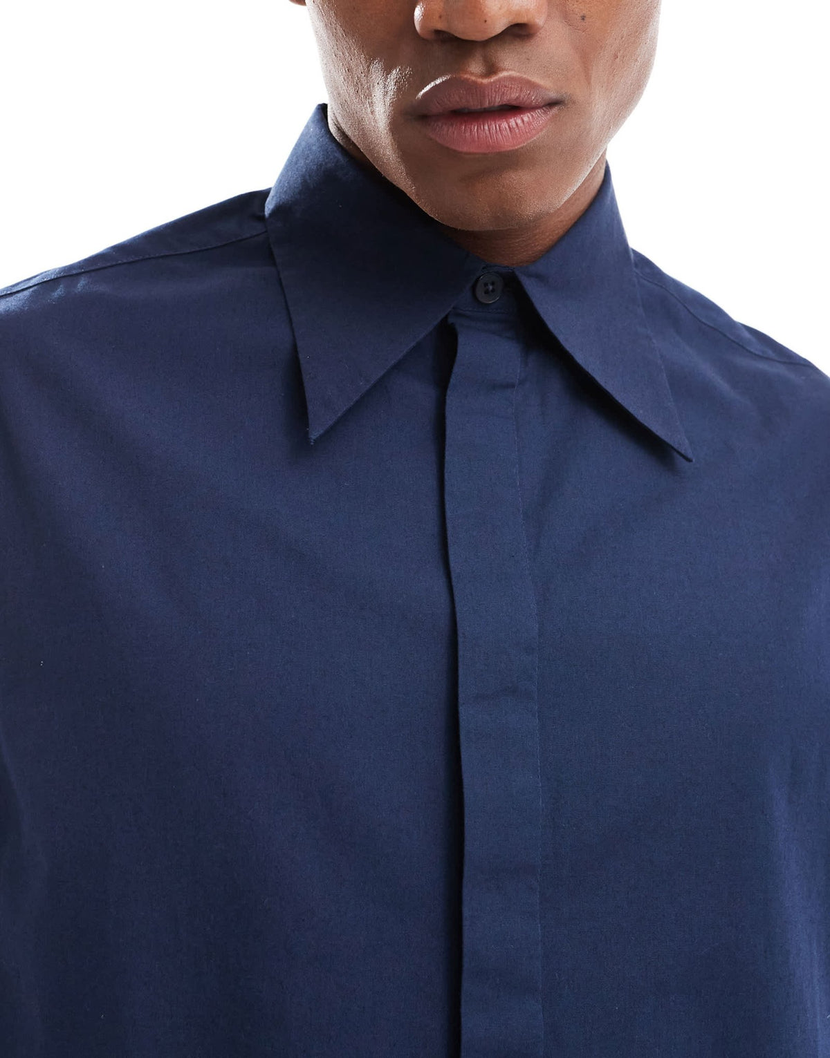 ASOS DESIGN boxy cropped 70s collar poplin shirt in navy - ASOS Sample Sale