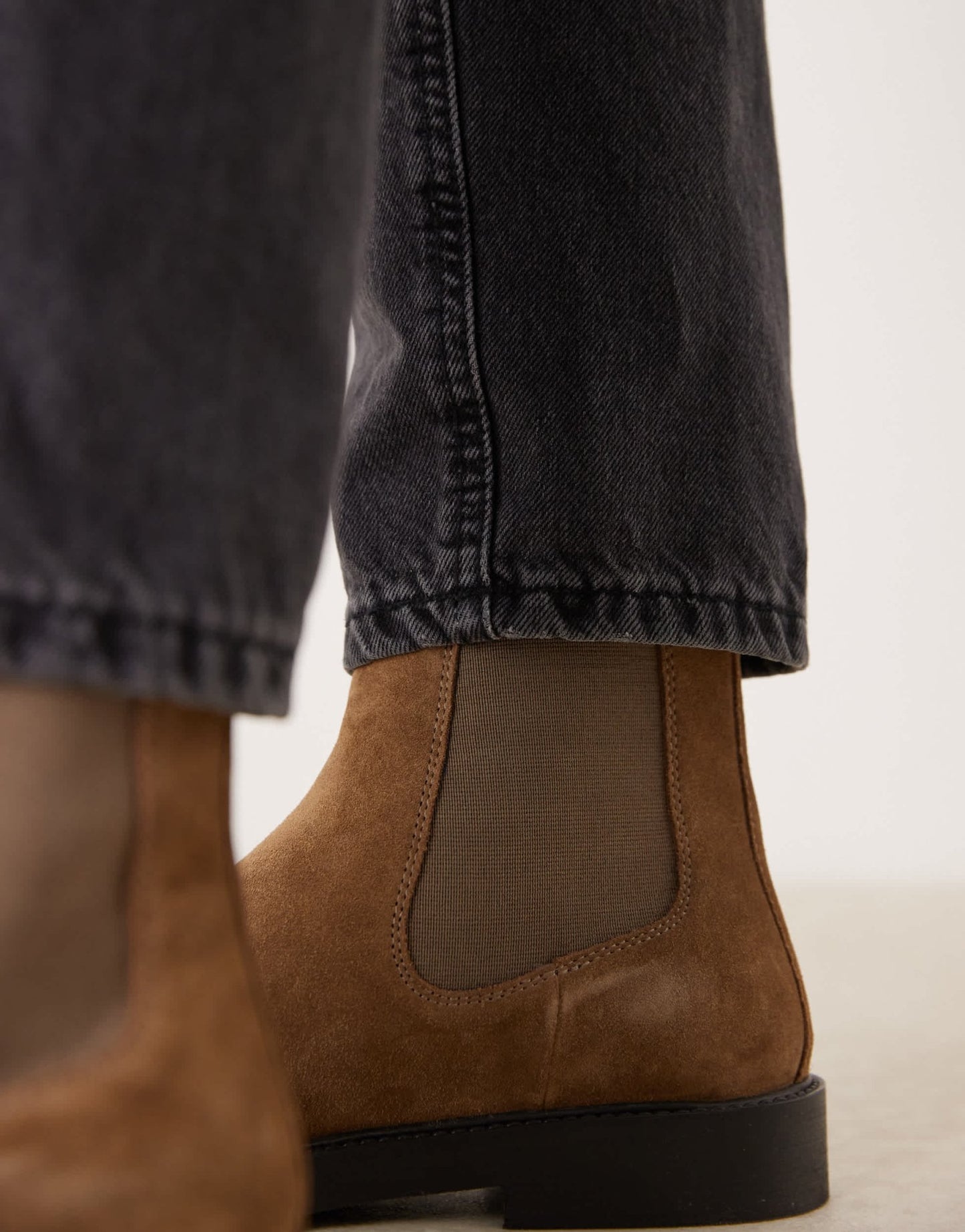 ASOS DESIGN chelsea boots in tan suede - ASOS Sample Sale