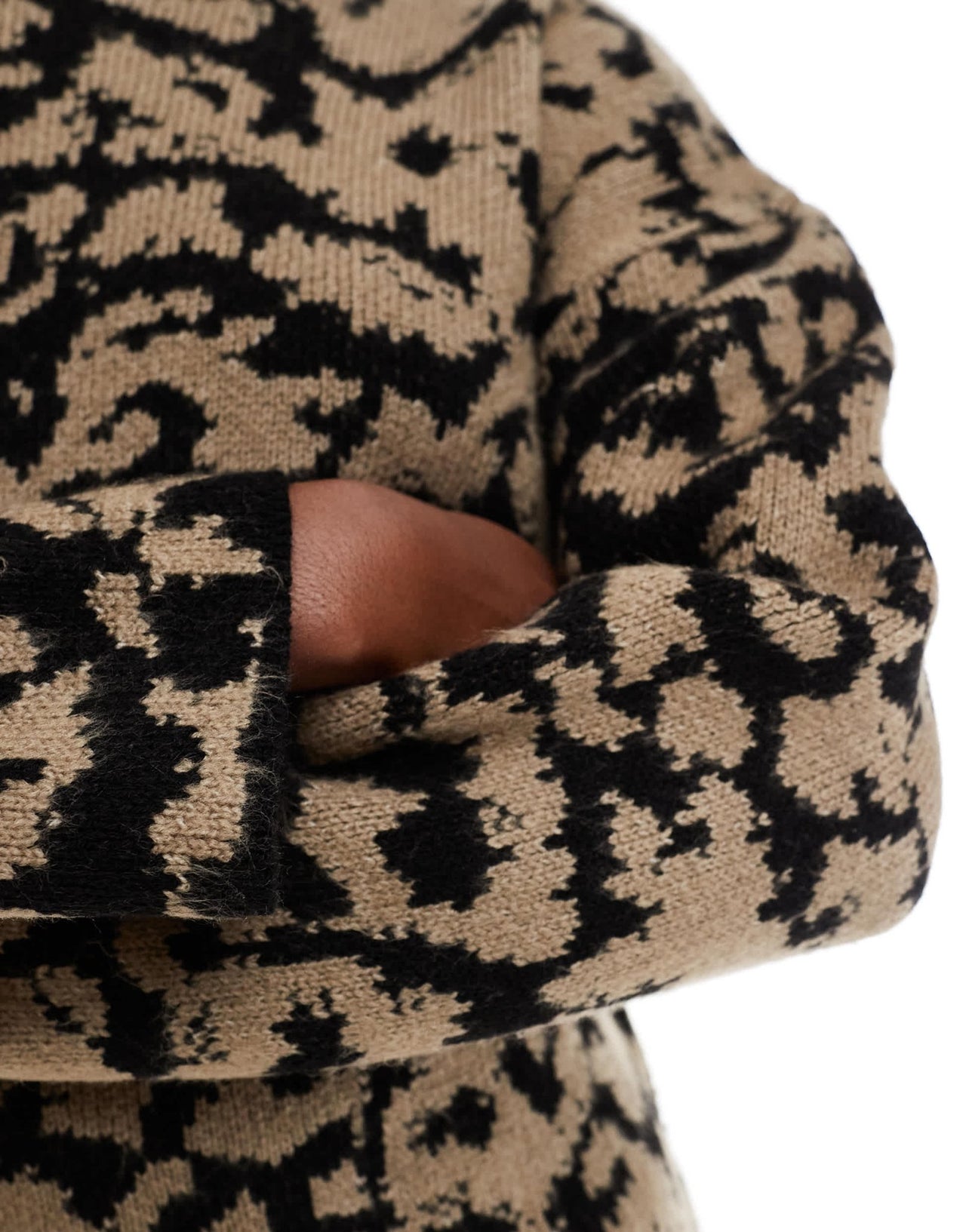 ASOS DESIGN crew neck knitted jumper in abstract leopard print - ASOS Sample Sale