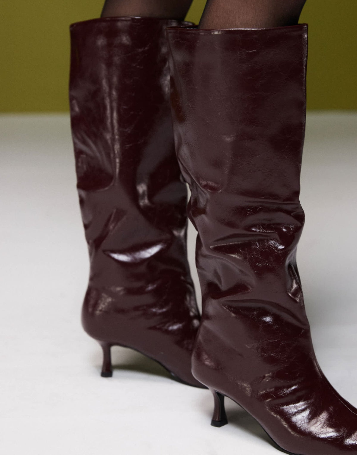 ASOS DESIGN Crimson pull - on kitten heeled knee boots in burgundy - ASOS Sample Sale