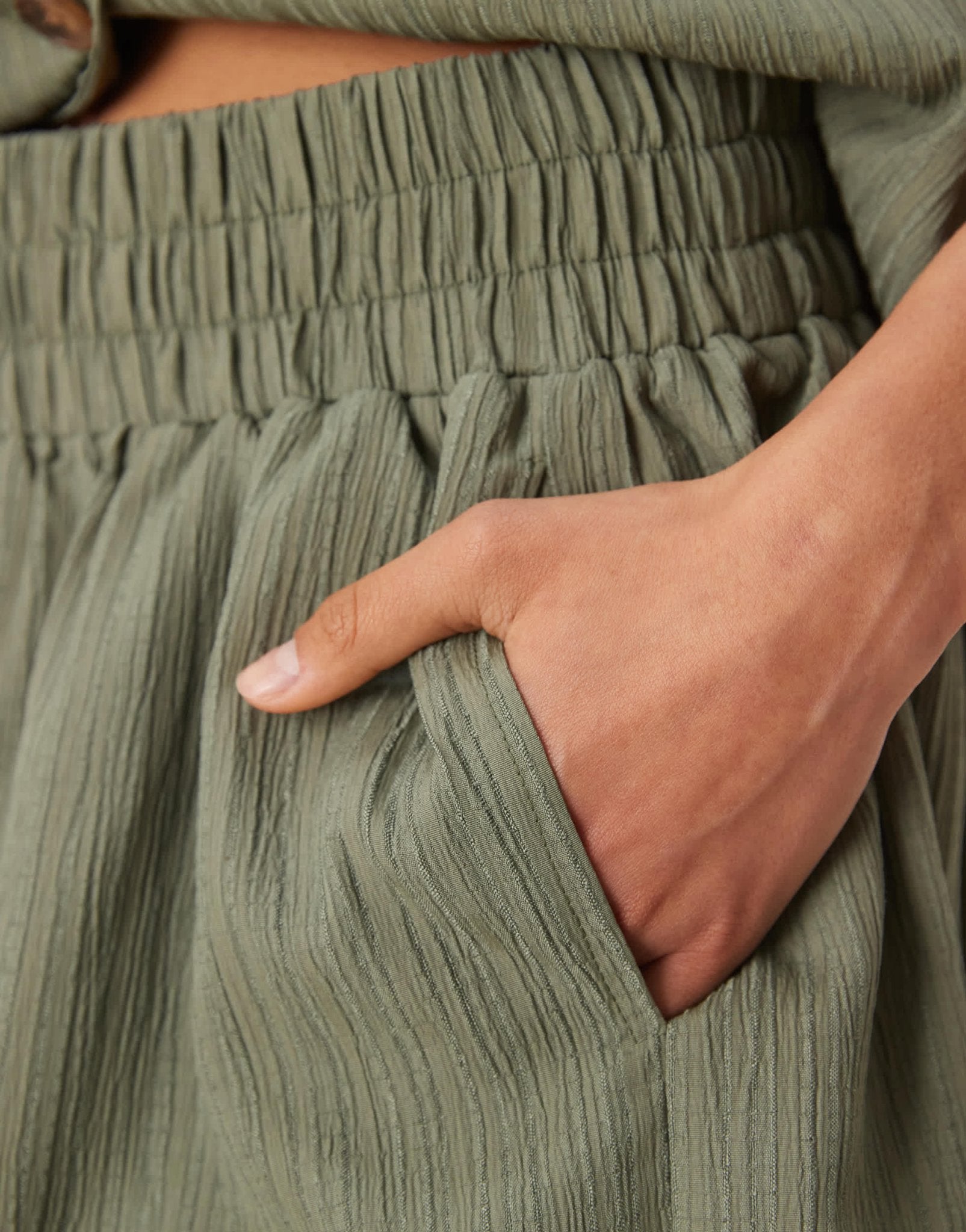 ASOS DESIGN crinkle pull on shorts co - ord in olive - ASOS Sample Sale
