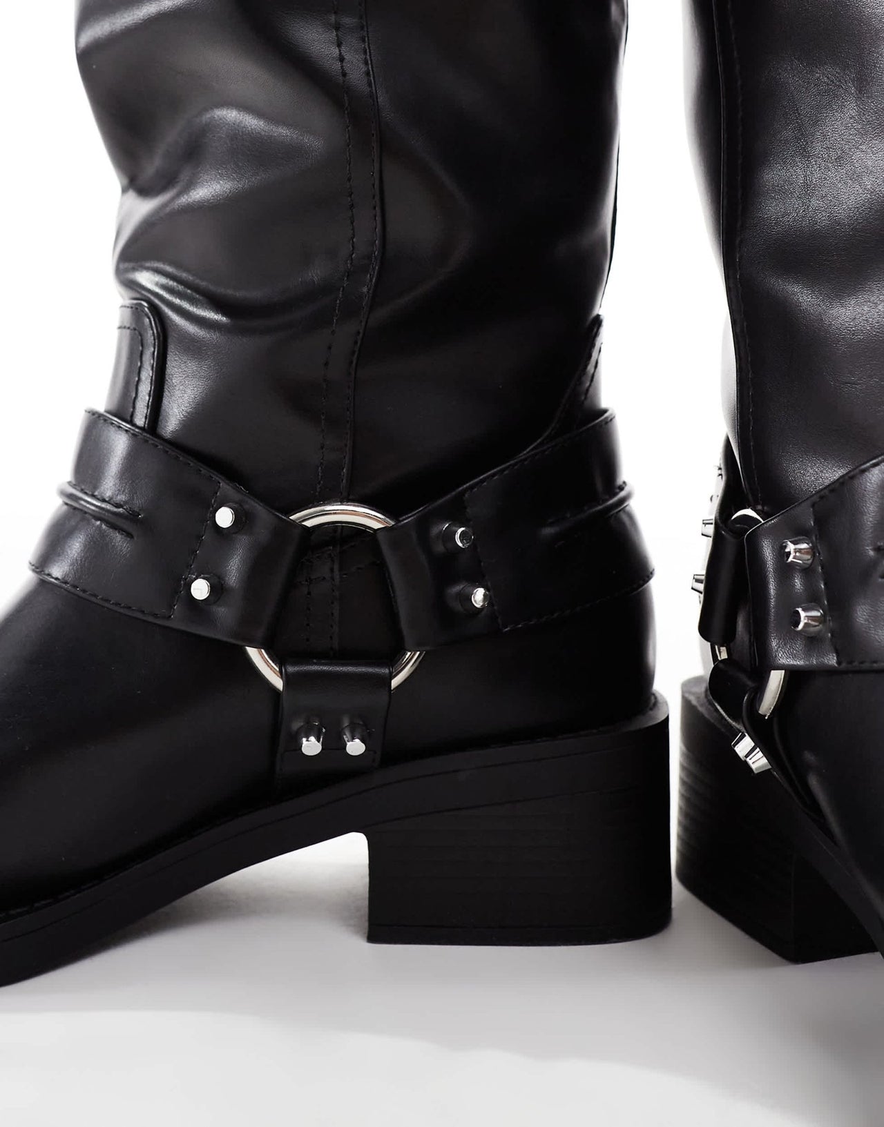 ASOS DESIGN Curve Camila flat biker harness knee boots in black - ASOS Sample Sale