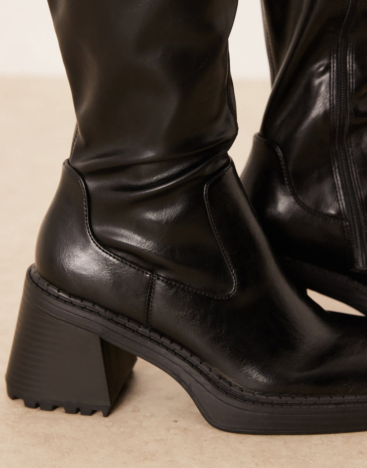 ASOS DESIGN Curve Charly heeled knee boots in black - ASOS Sample Sale