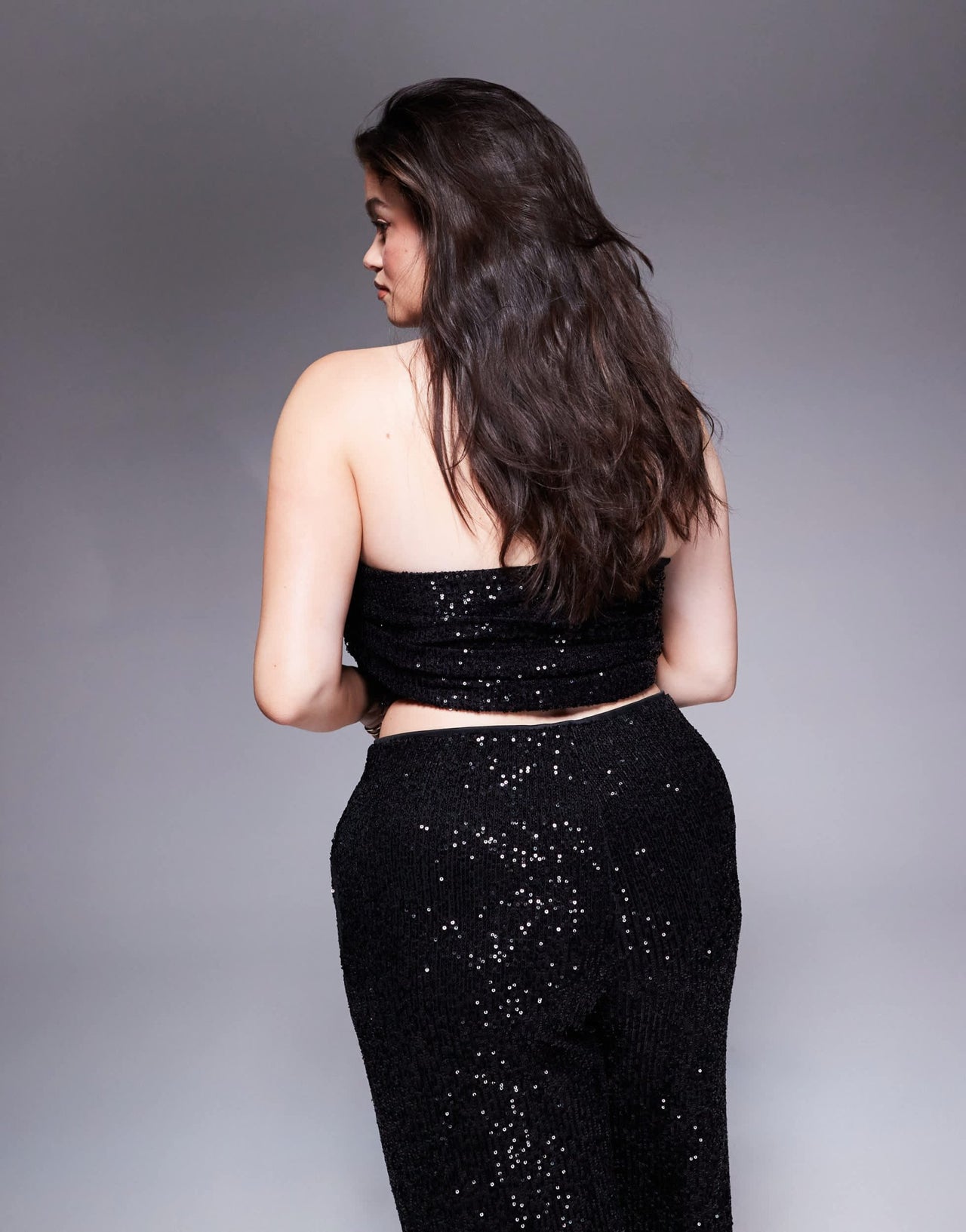 ASOS DESIGN Curve co - ord ruched sequin bandeau with trim detail in black - ASOS Sample Sale