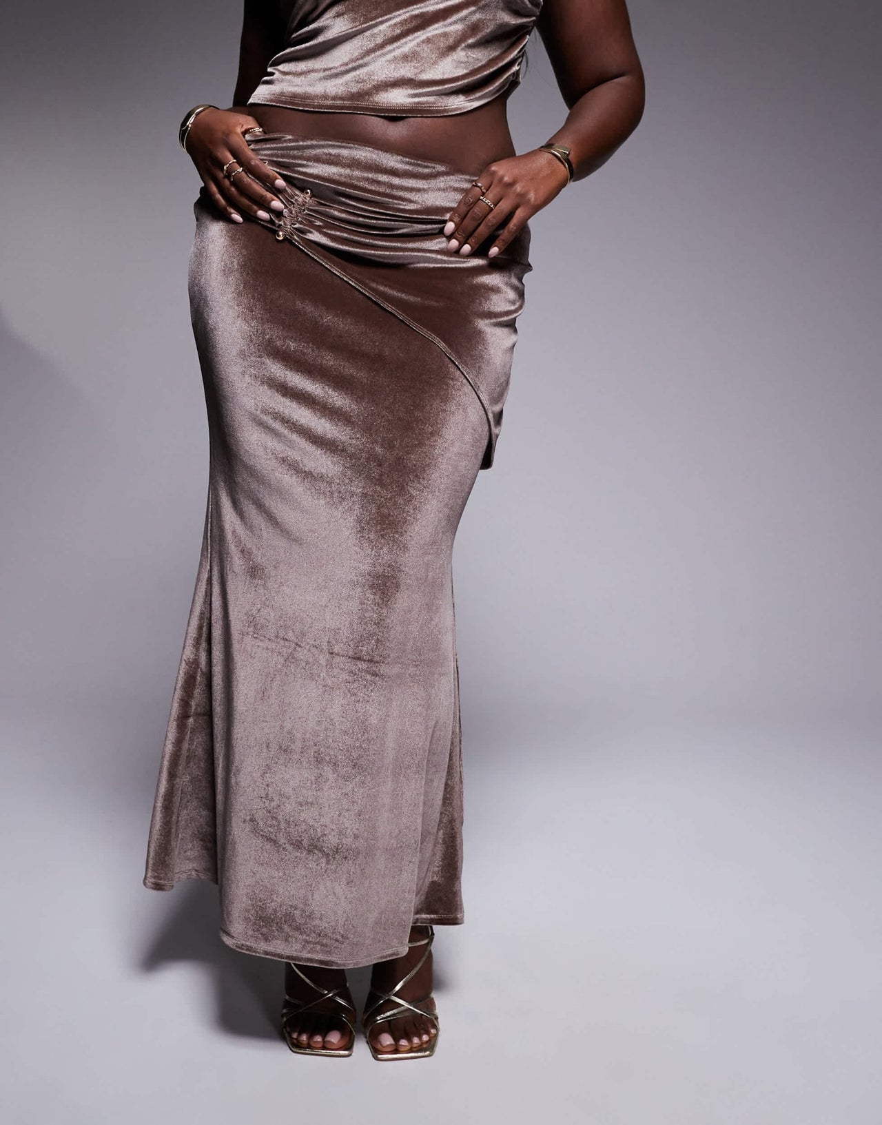 ASOS DESIGN Curve co - ord velvet drape fishtail maxi skirt in mink - ASOS Sample Sale