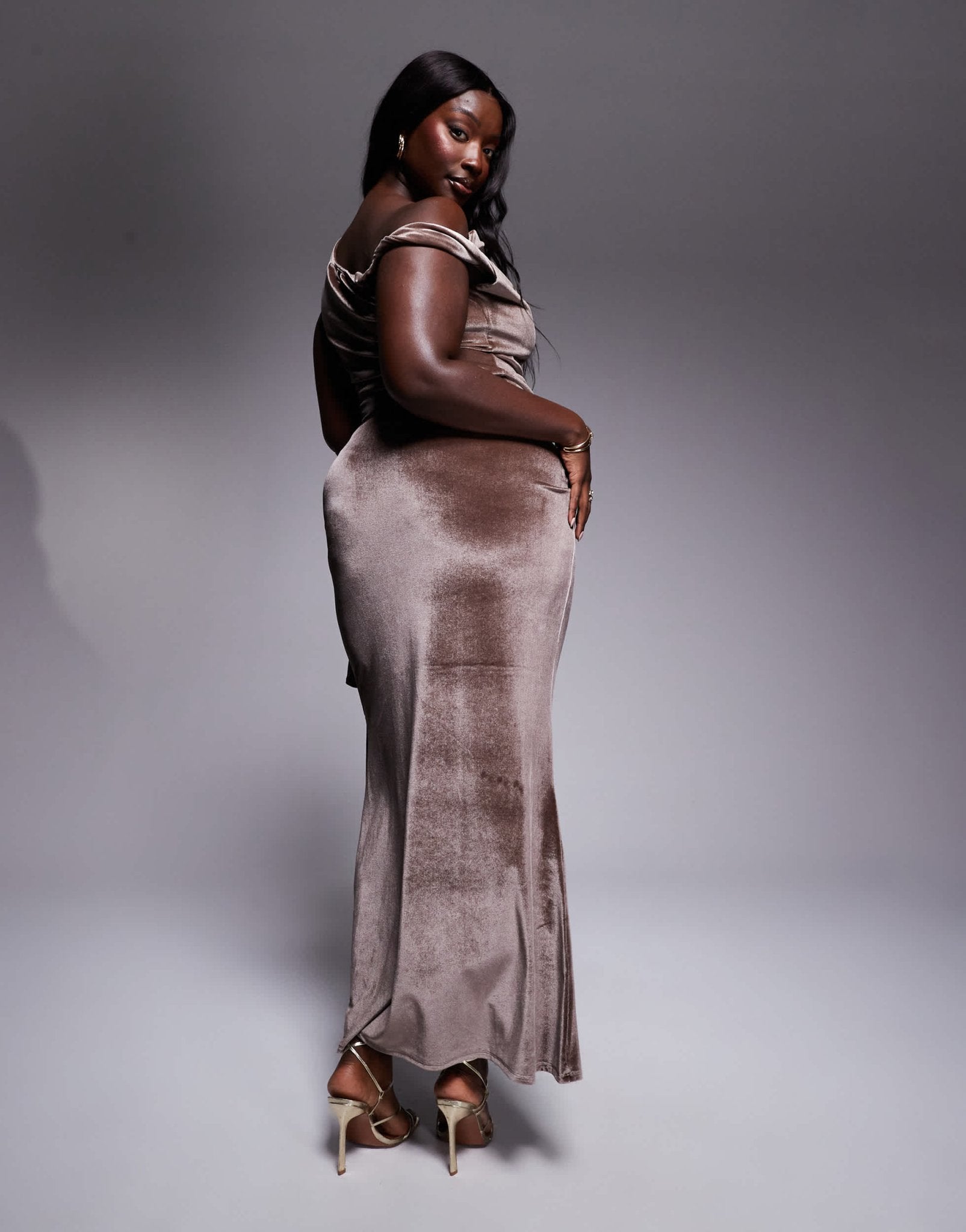 ASOS DESIGN Curve co - ord velvet drape fishtail maxi skirt in mink - ASOS Sample Sale