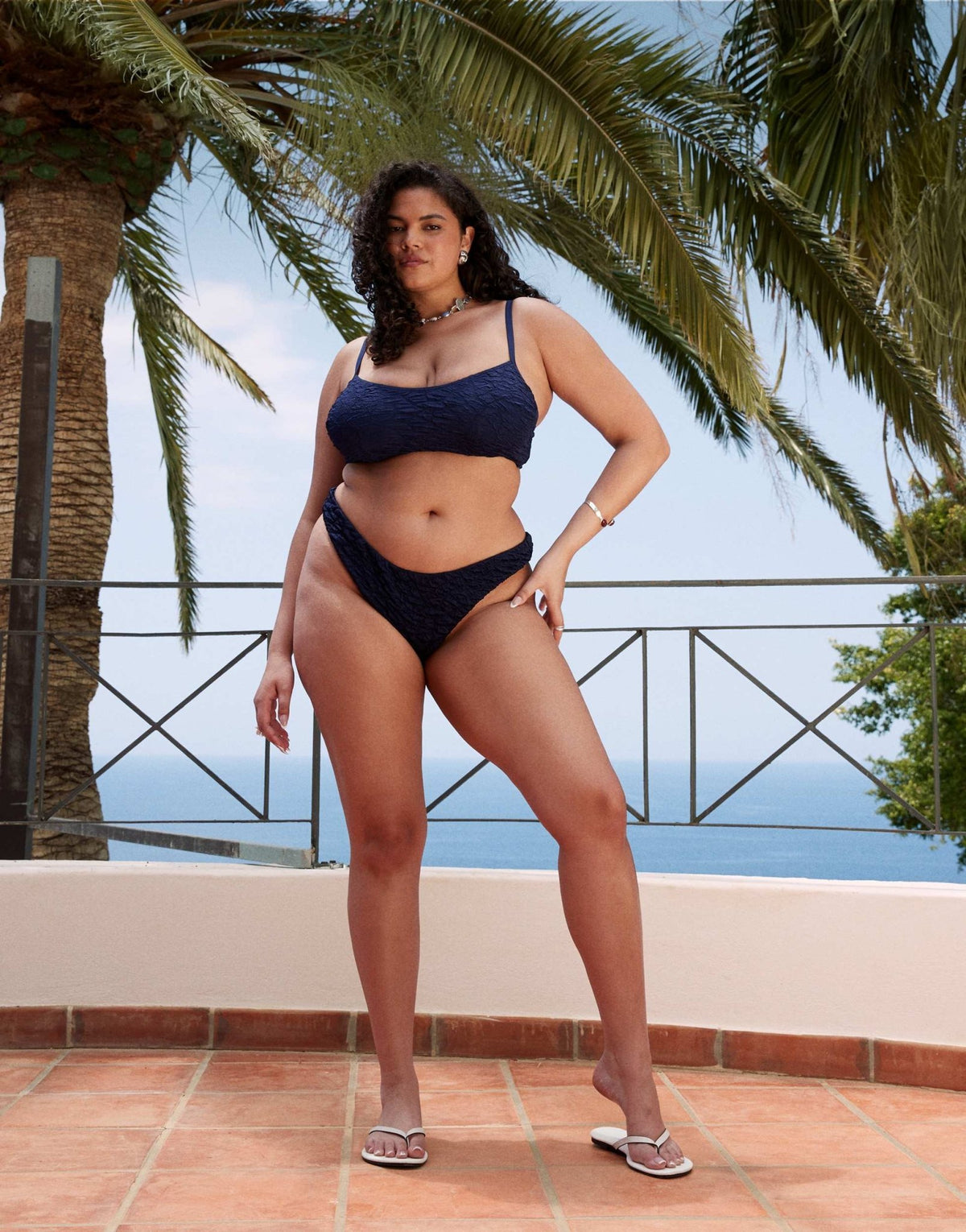 ASOS DESIGN Curve Courtney textured florida bikini bottom in navy - ASOS Sample Sale