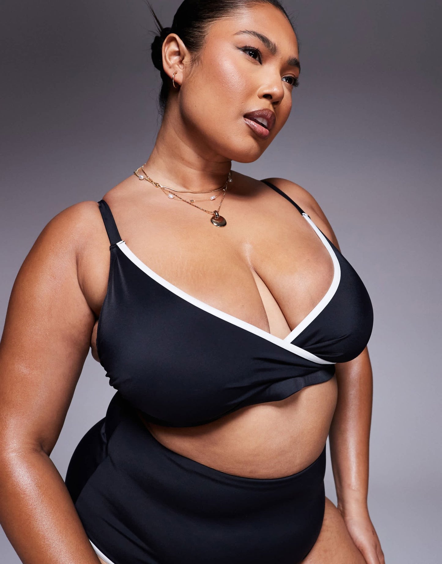 ASOS DESIGN Curve exclusive contrast binding skinny crop bikini top in black - ASOS Sample Sale