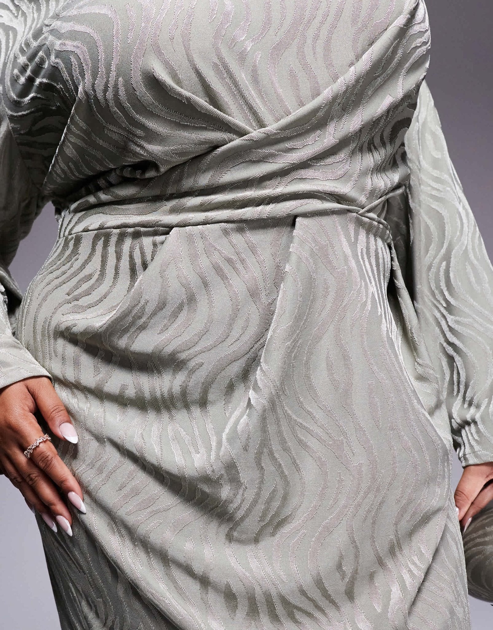 ASOS DESIGN Curve jacquard long sleeve maxi dress in khaki green - ASOS Sample Sale