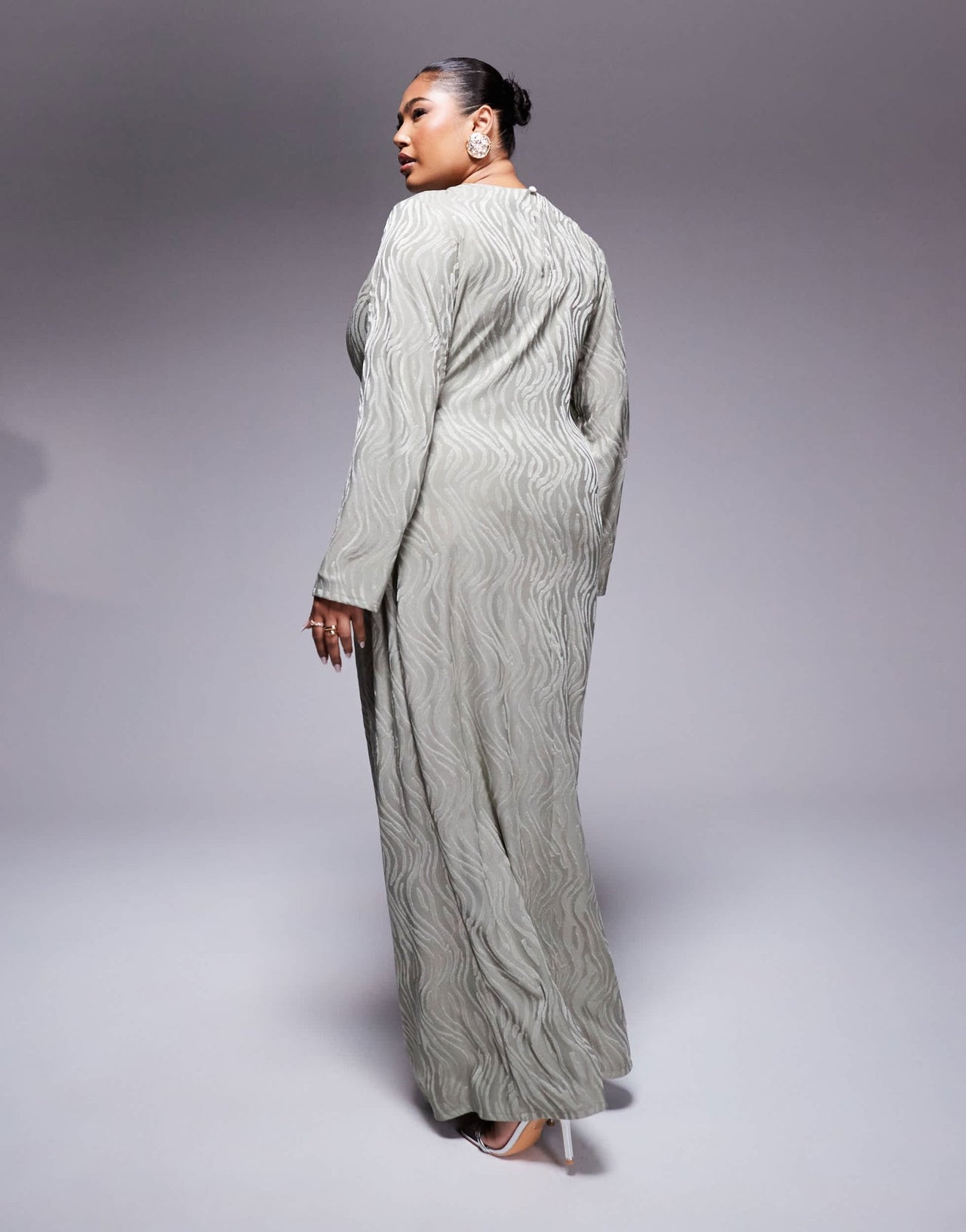 ASOS DESIGN Curve jacquard long sleeve maxi dress in khaki green - ASOS Sample Sale