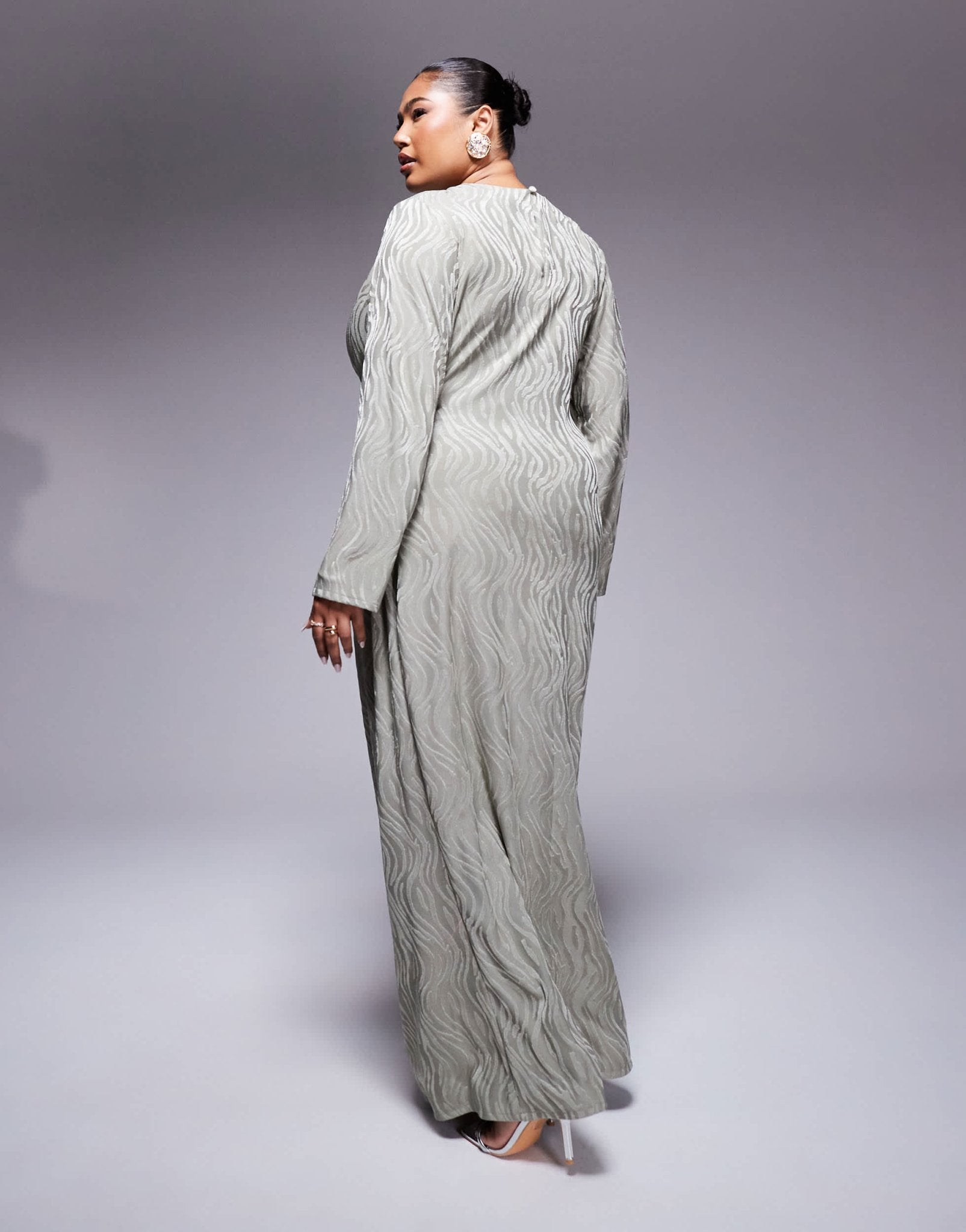 ASOS DESIGN Curve jacquard long sleeve maxi dress in khaki green - ASOS Sample Sale