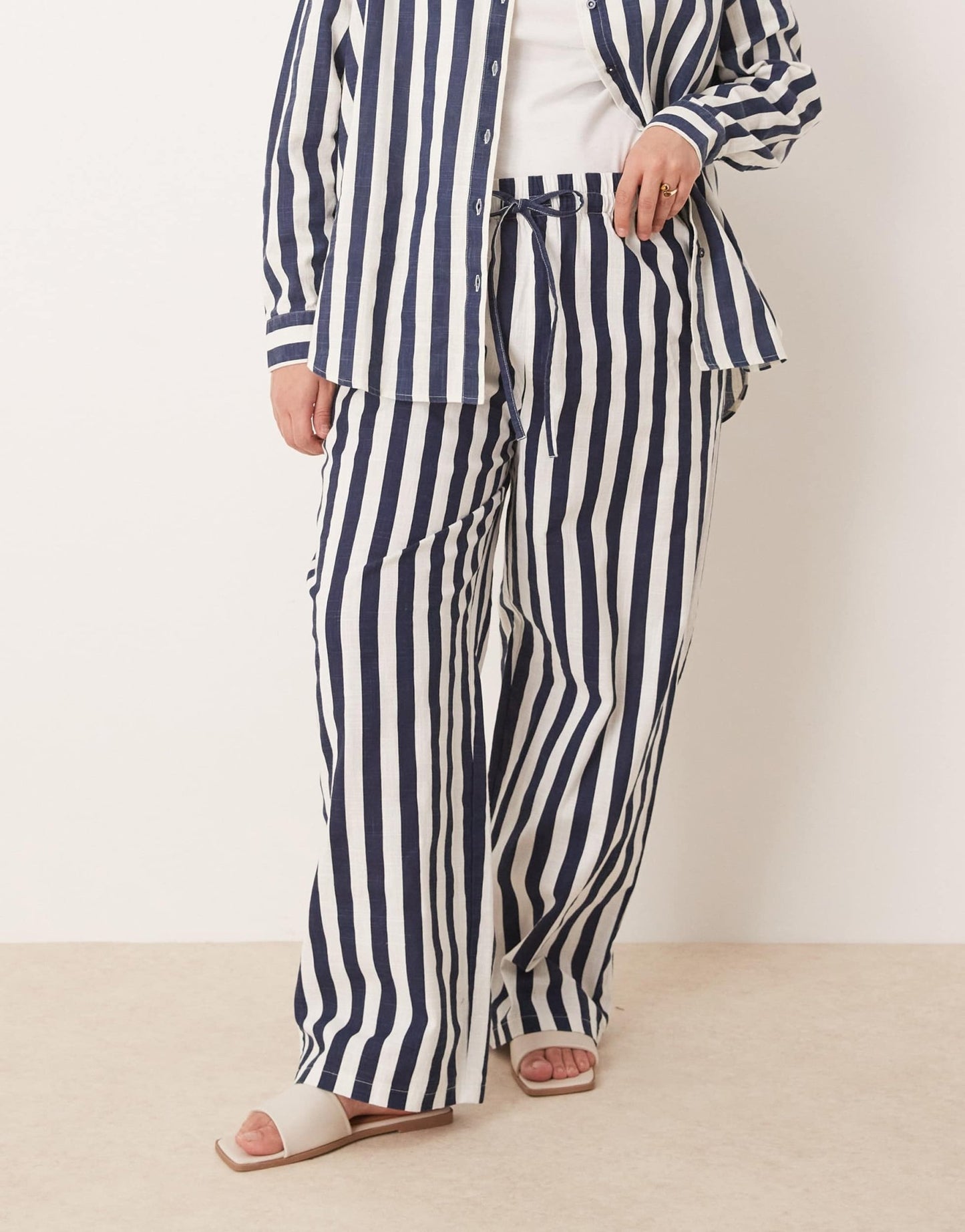 ASOS DESIGN Curve linen look pull on trousers in navy stripe co - ord - ASOS Sample Sale