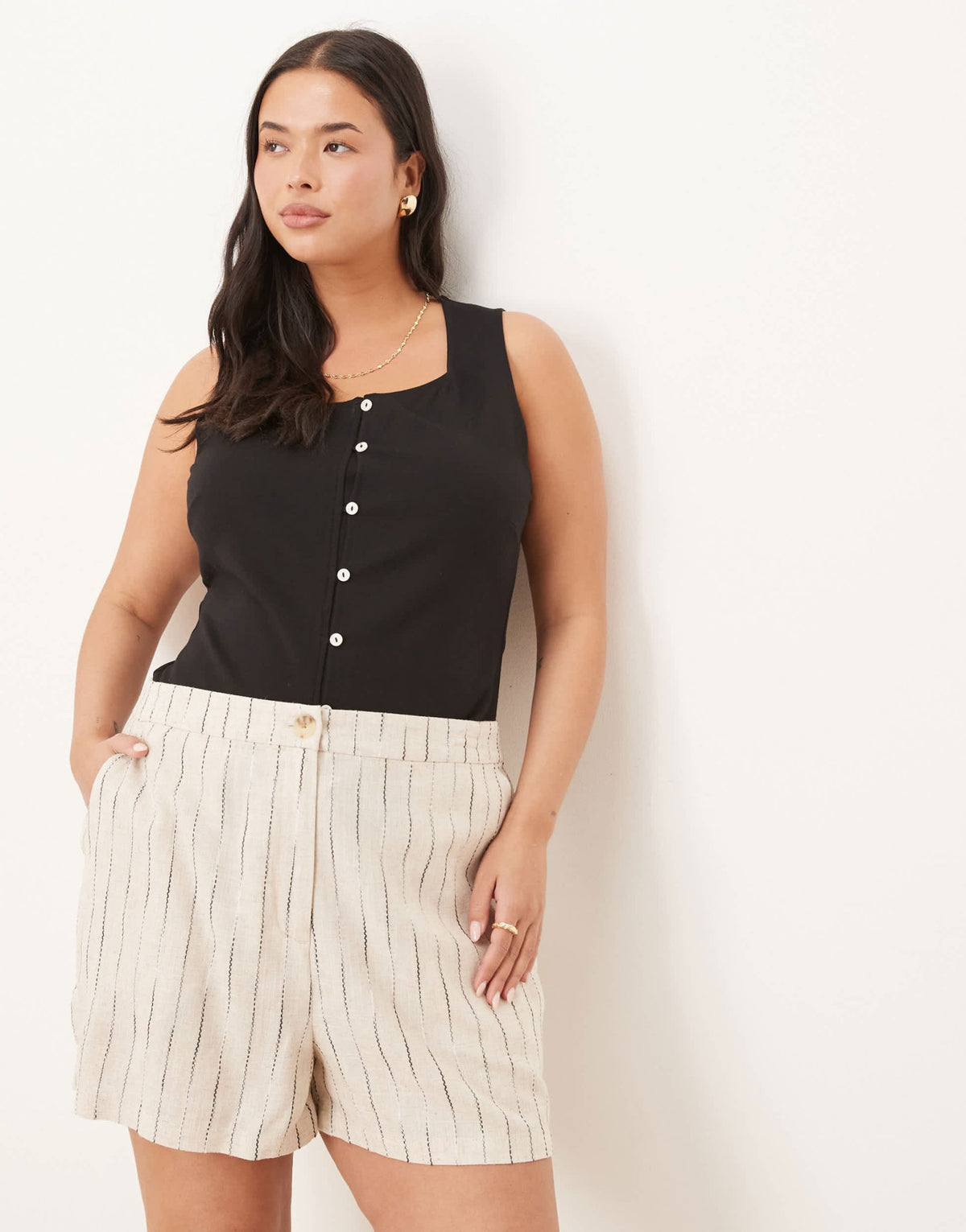 ASOS DESIGN Curve linen relaxed dad shorts in natural squiggle stripe - ASOS Sample Sale