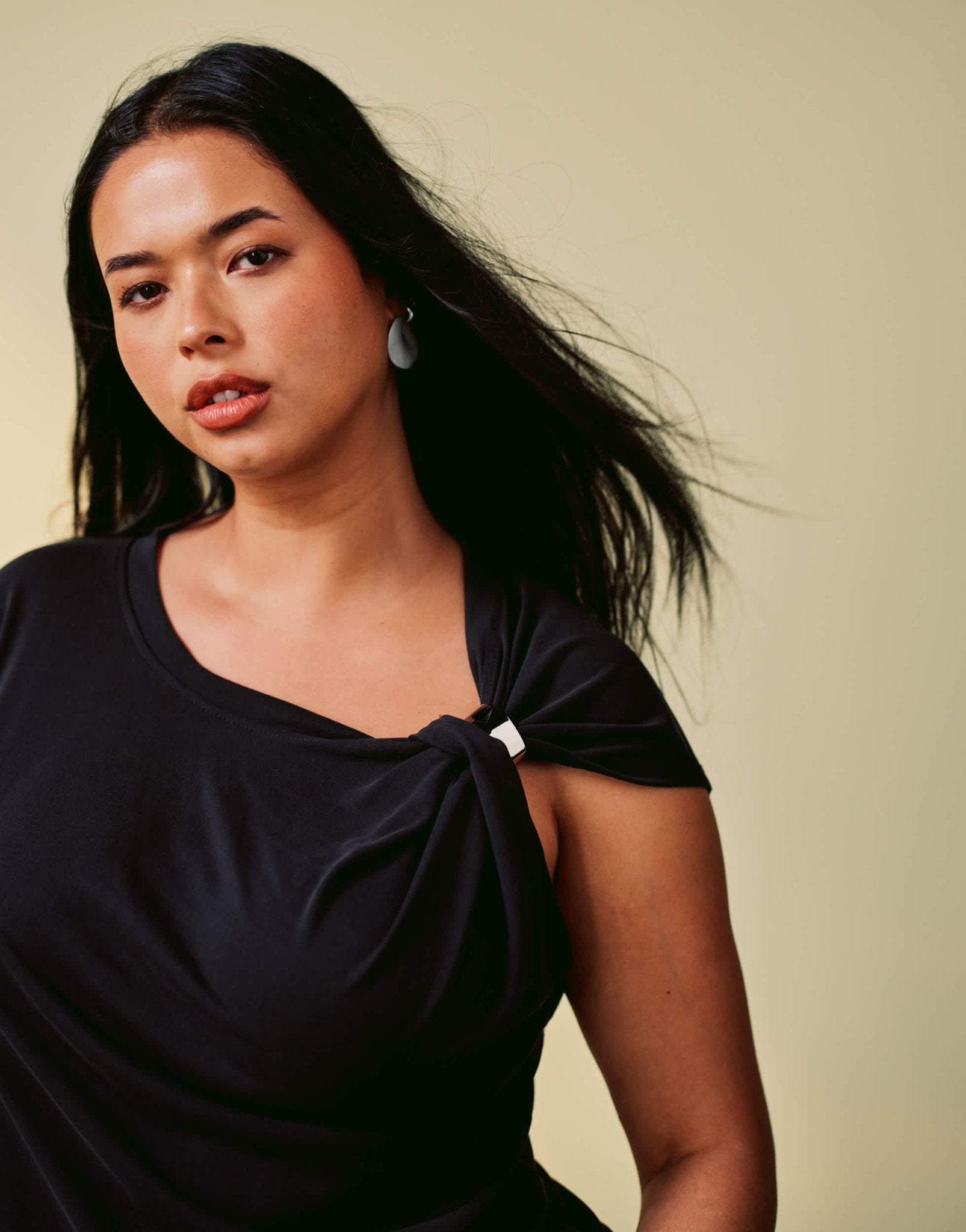ASOS DESIGN Curve modal one sleeve sleeve t-shirt with silver trim in black - ASOS Sample Sale