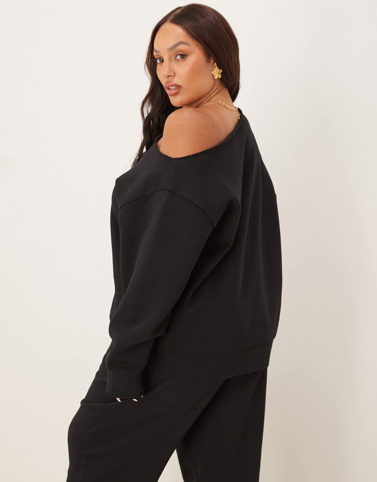ASOS DESIGN Curve off shoulder brushback sweatshirt in black - ASOS Sample Sale