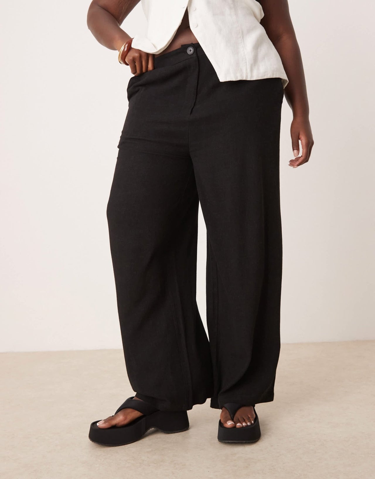 ASOS DESIGN Curve relaxed straight leg trousers with linen in black - ASOS Sample Sale