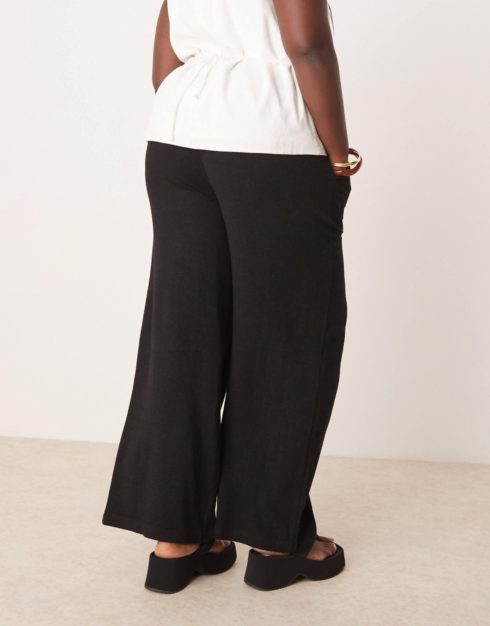 ASOS DESIGN Curve relaxed straight leg trousers with linen in black - ASOS Sample Sale