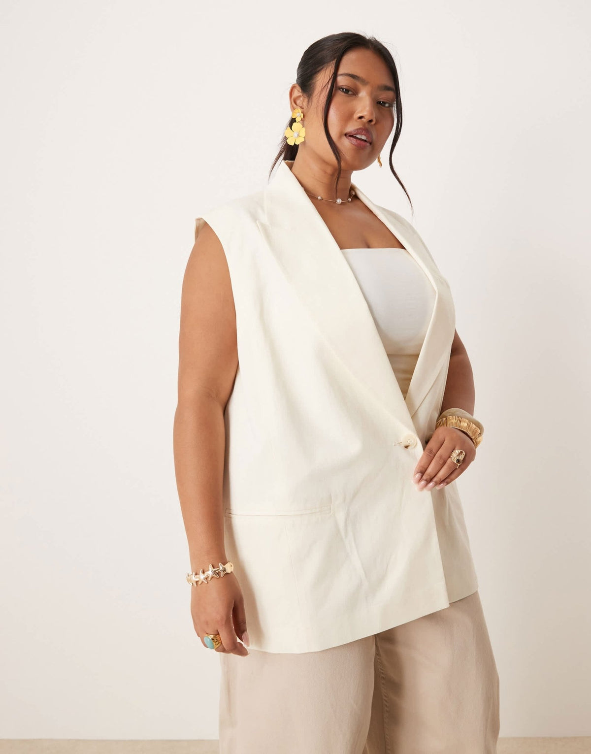 ASOS DESIGN Curve sleeveless multiway blazer with linen in ivory - ASOS Sample Sale