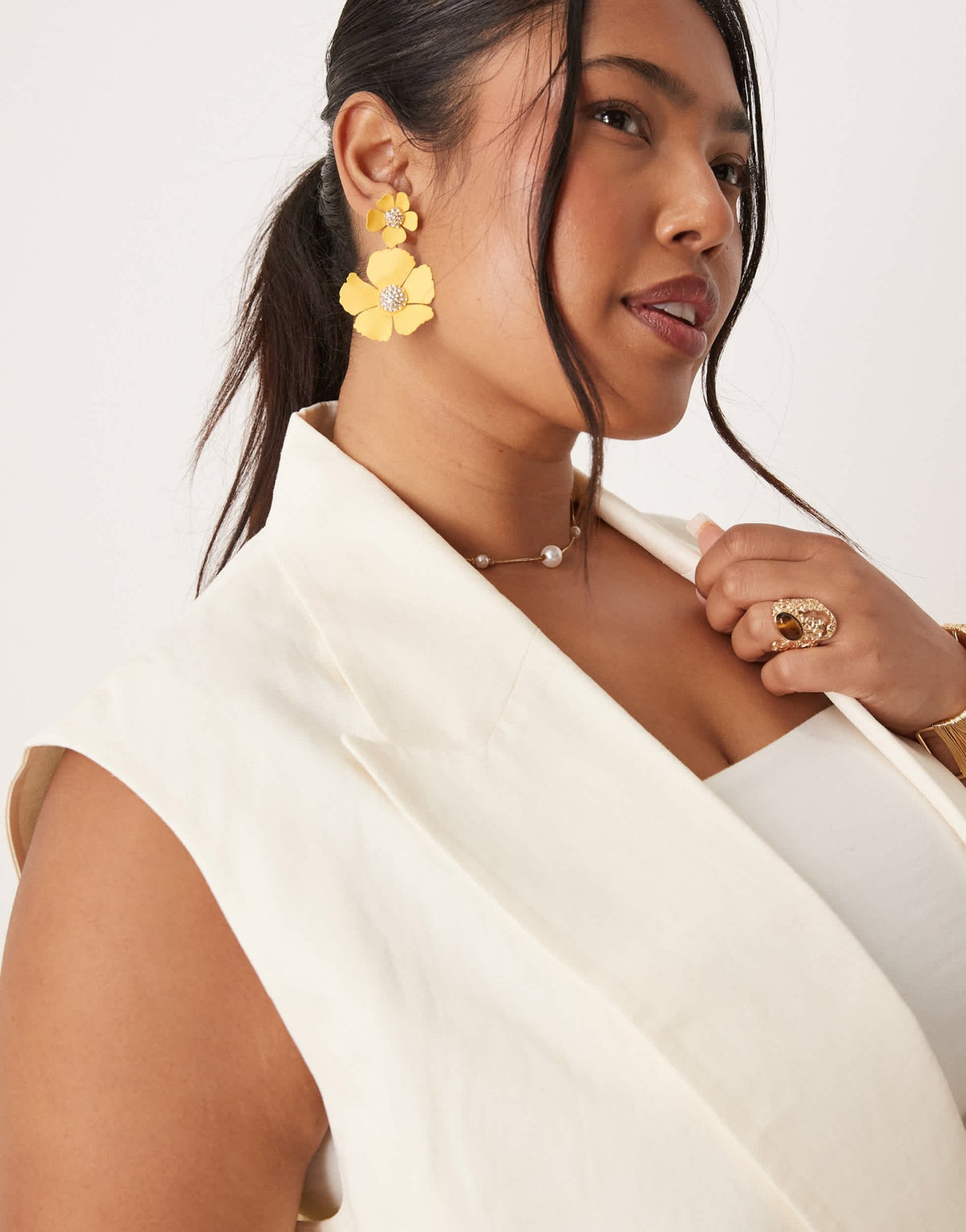 ASOS DESIGN Curve sleeveless multiway blazer with linen in ivory - ASOS Sample Sale