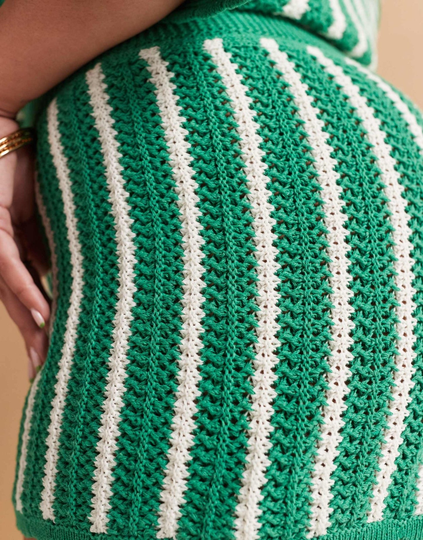 ASOS DESIGN Curve stripe scallop edge knitted short co-ord in green - ASOS Sample Sale