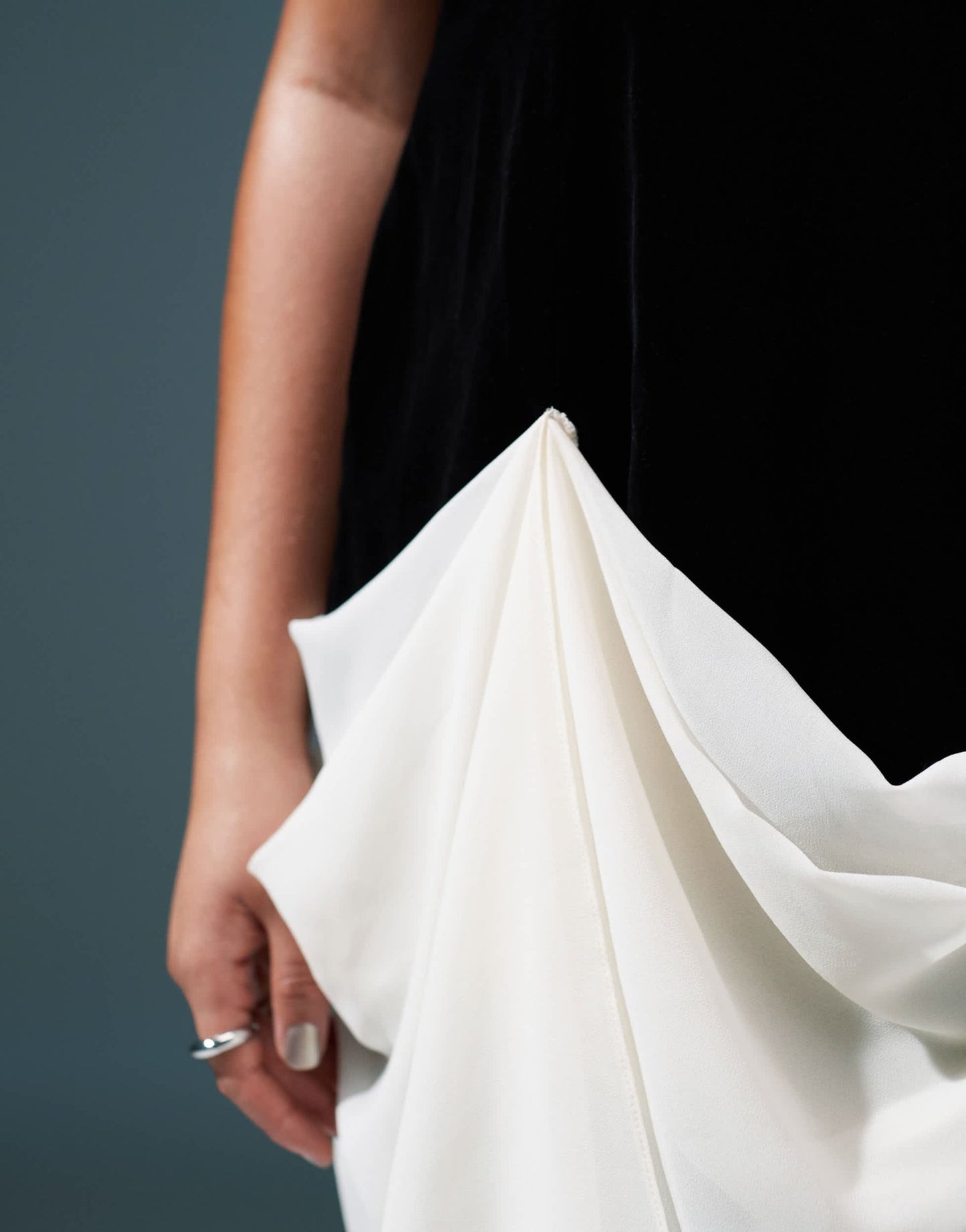 ASOS DESIGN Curve structured velvet mini dress with contrast draped chiffon skirt in black - ASOS Sample Sale