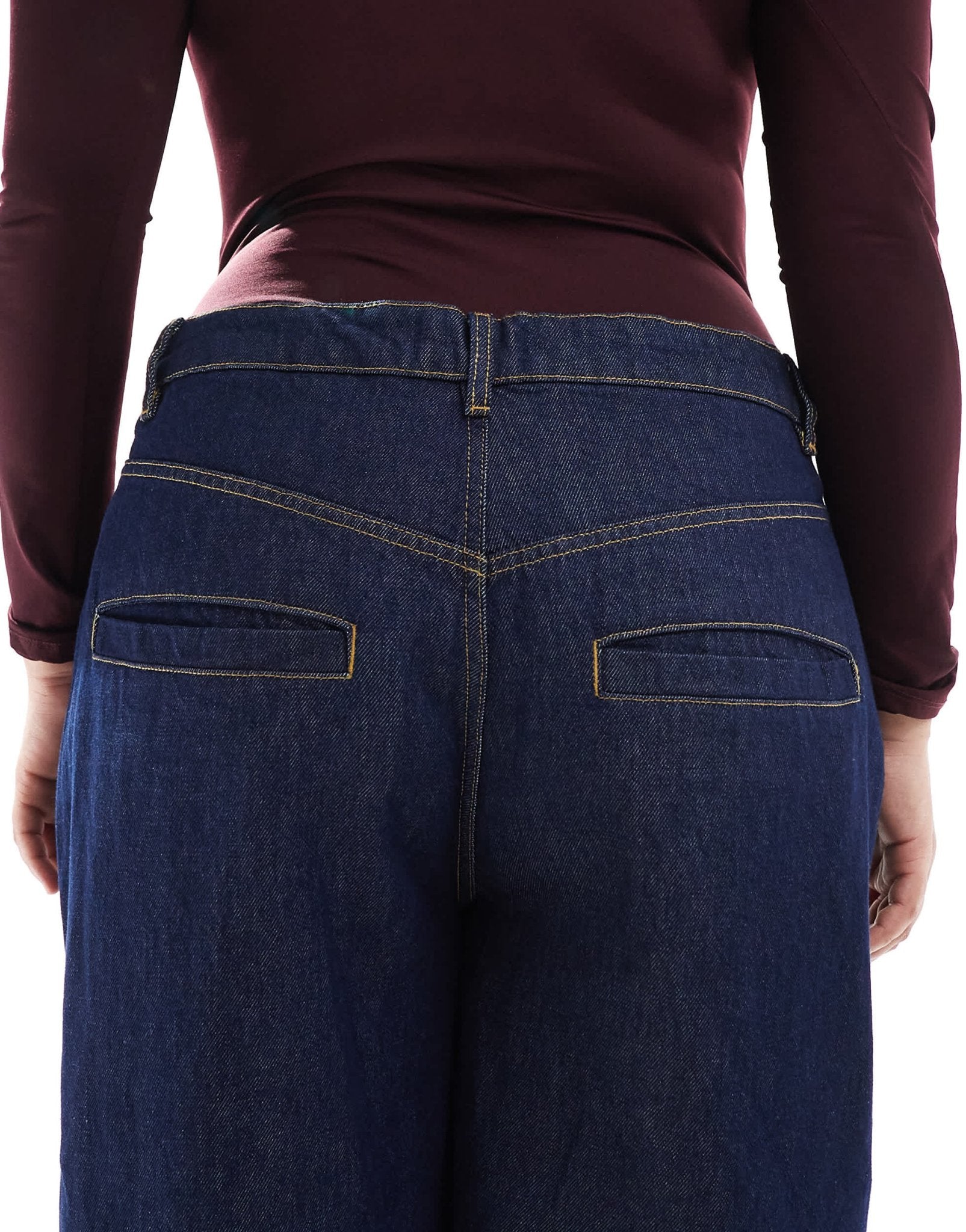 ASOS DESIGN Curve tailored barrel jeans in rinse wash - ASOS Sample Sale