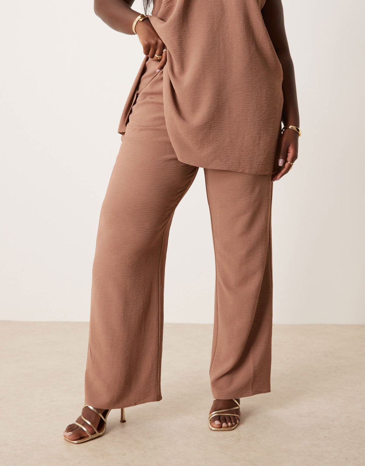 ASOS DESIGN Curve tailored straight leg trousers co-ord in mocha - ASOS Sample Sale