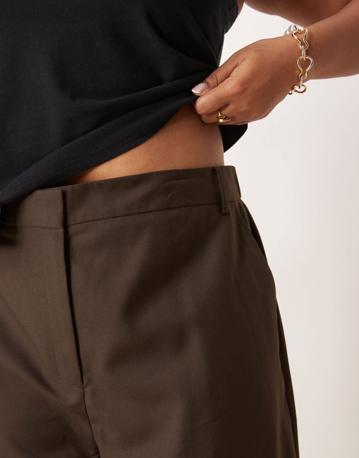 ASOS DESIGN Curve tailored straight leg trousers with cuff and utility pocket detail in chocolate - ASOS Sample Sale