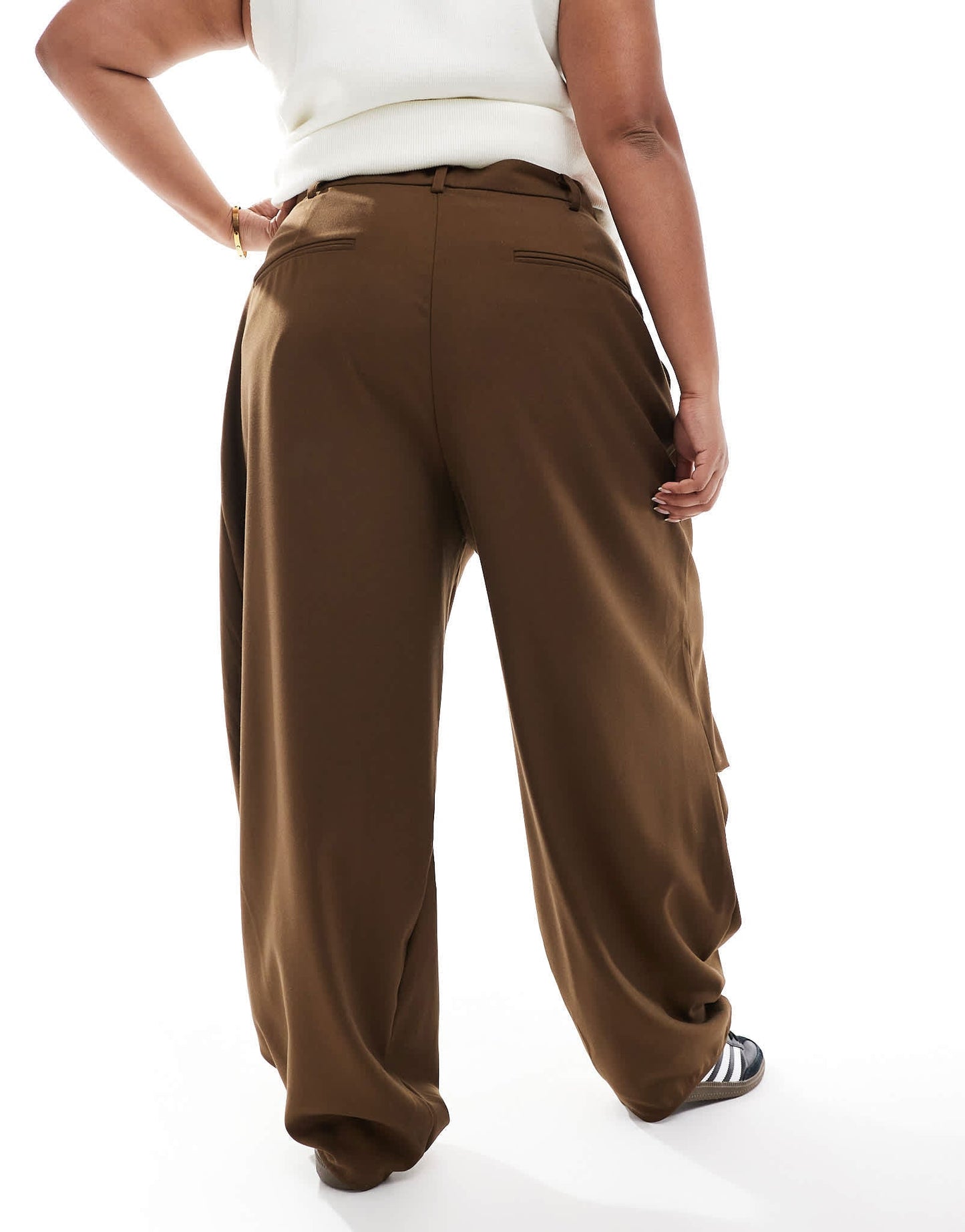 ASOS DESIGN Curve tailored wide leg trousers with knee pleat detail in mocha - ASOS Sample Sale